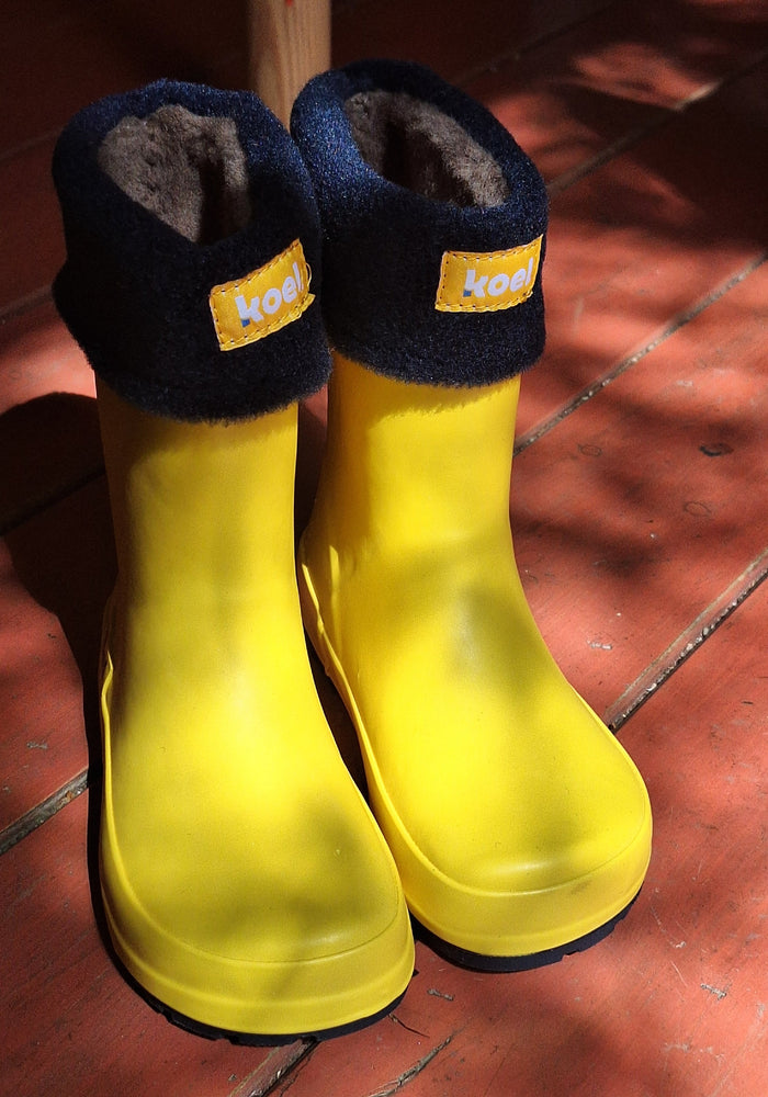 Cizme de cauciuc Barefoot cu liner de lână detașabil - WellieBare Yellow Koel HipHip.ro