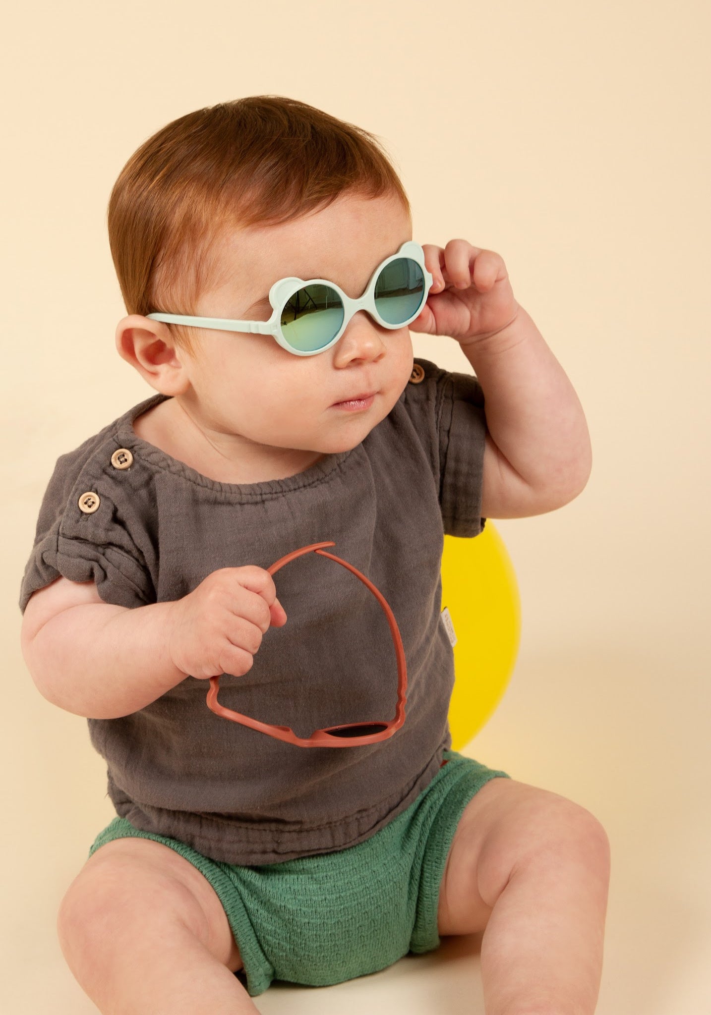 Ochelari de soare Mirror 0-4 ani - Ourson Almond Green Ki ET LA HipHip.ro