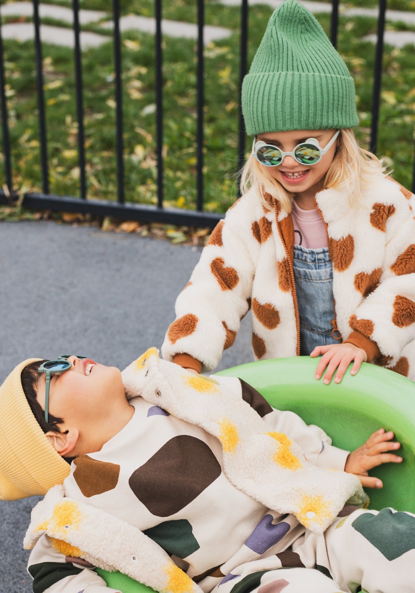 Ochelari de soare Mirror 0-4 ani - Ourson Almond Green Ki ET LA HipHip.ro