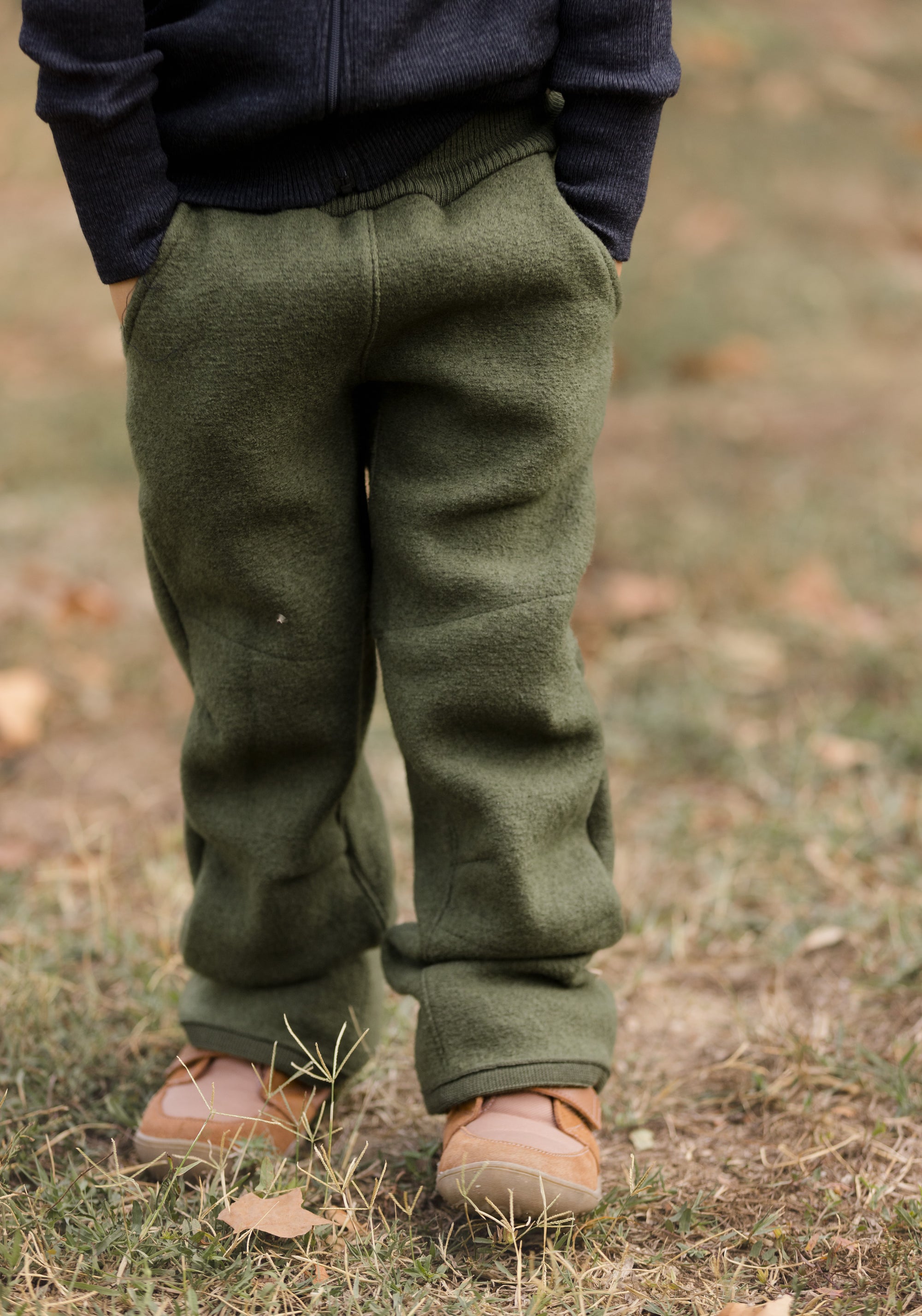 Pantaloni din lână merinos fiartă - Olive