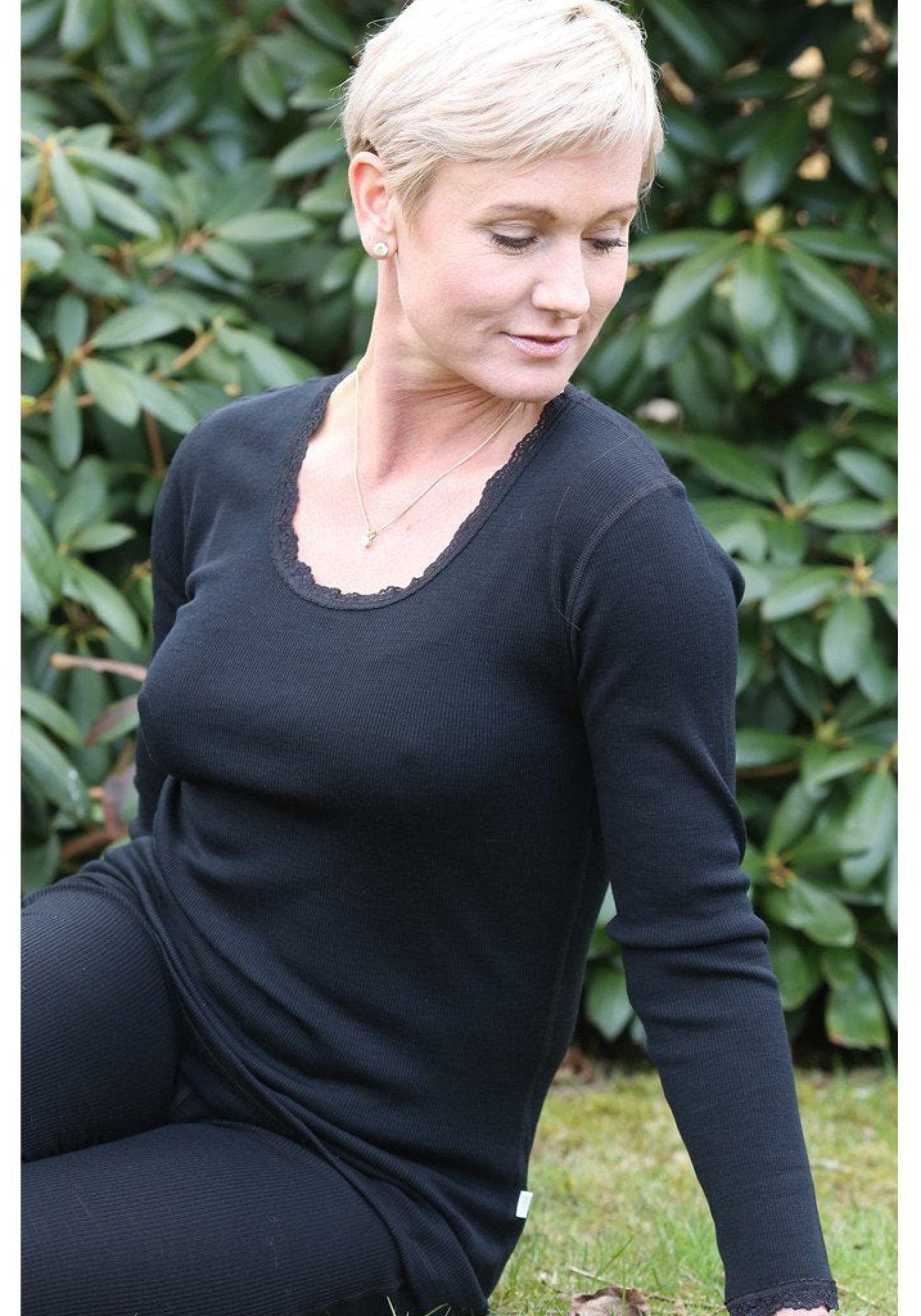 Bluză femei din lână merinos - Cecilie Black Joha Woman HipHip.ro