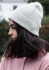 Căciulă adulți baby alpaca - Classic Rib White De Colores HipHip.ro