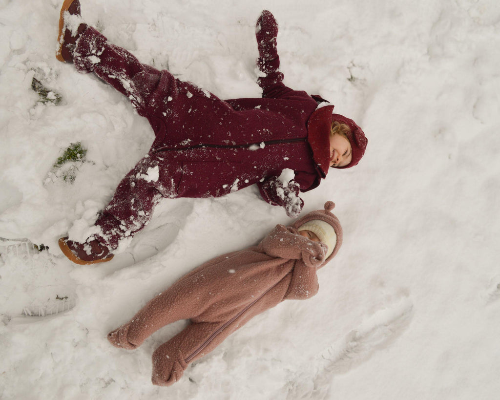 Cum îmbrăcăm bebelușul în funcție de temperatură (cu straturi din lână)