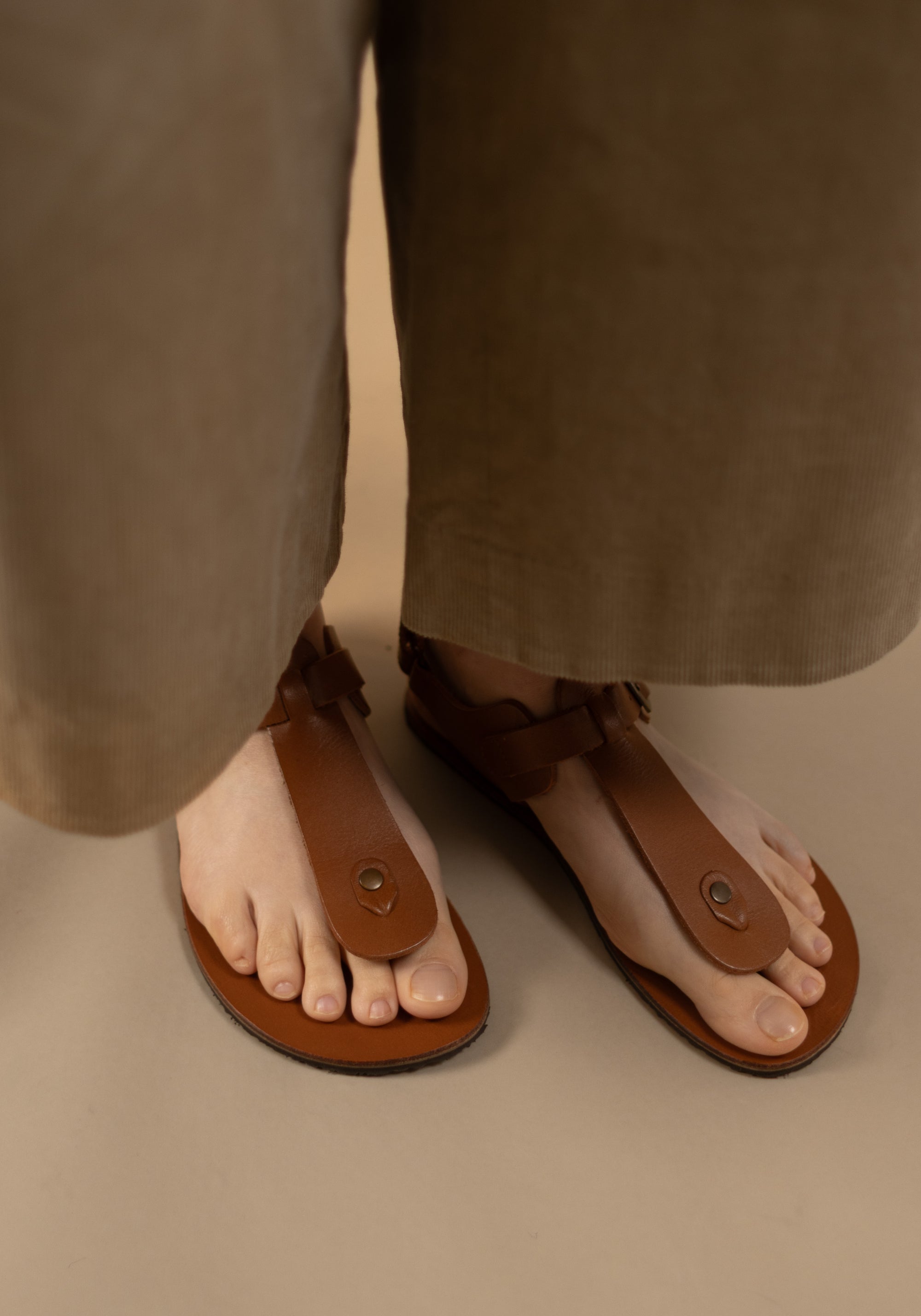 Sandale Barefoot din piele - Ariata Miel