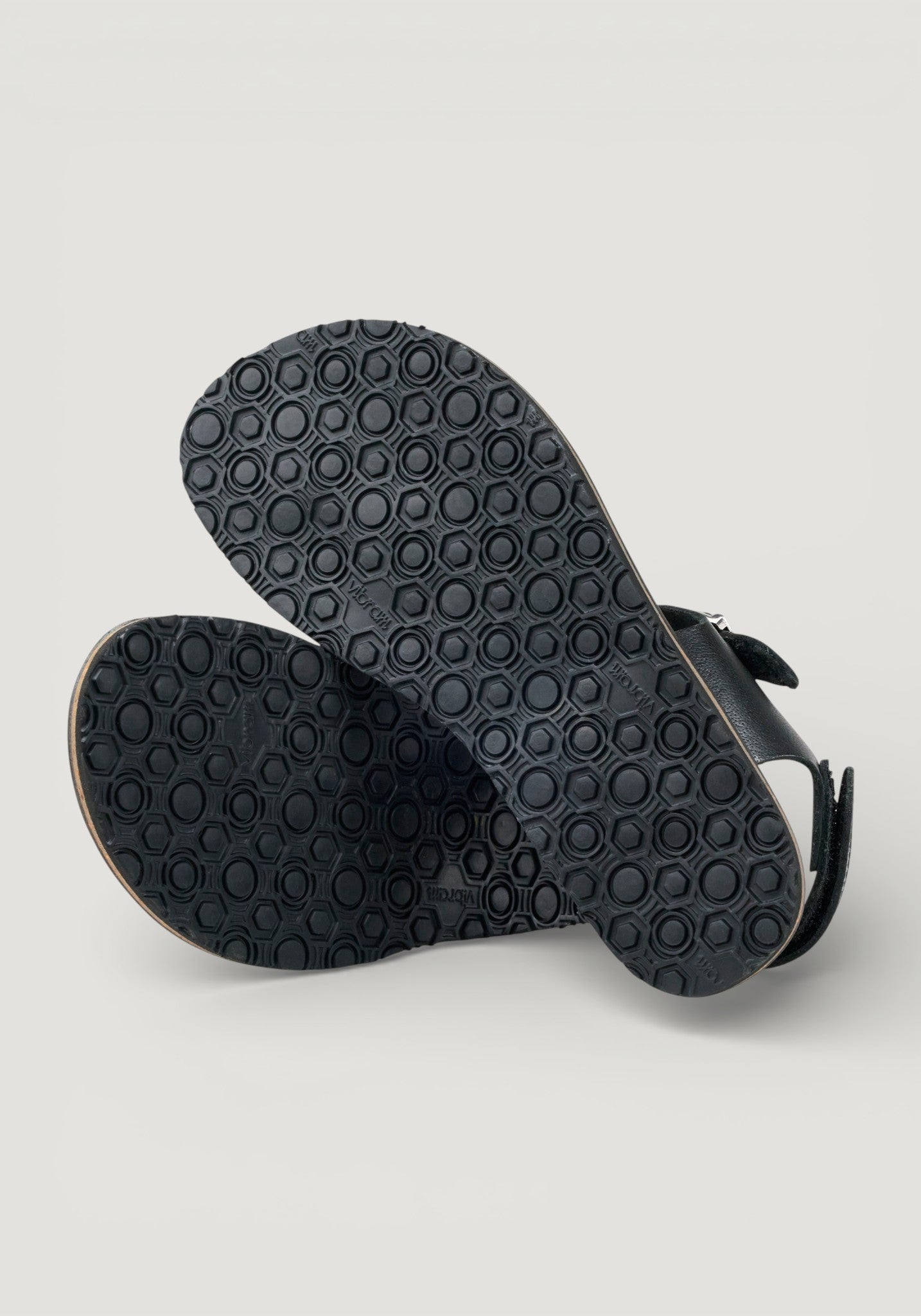 Sandale Barefoot din piele - Ariata Black