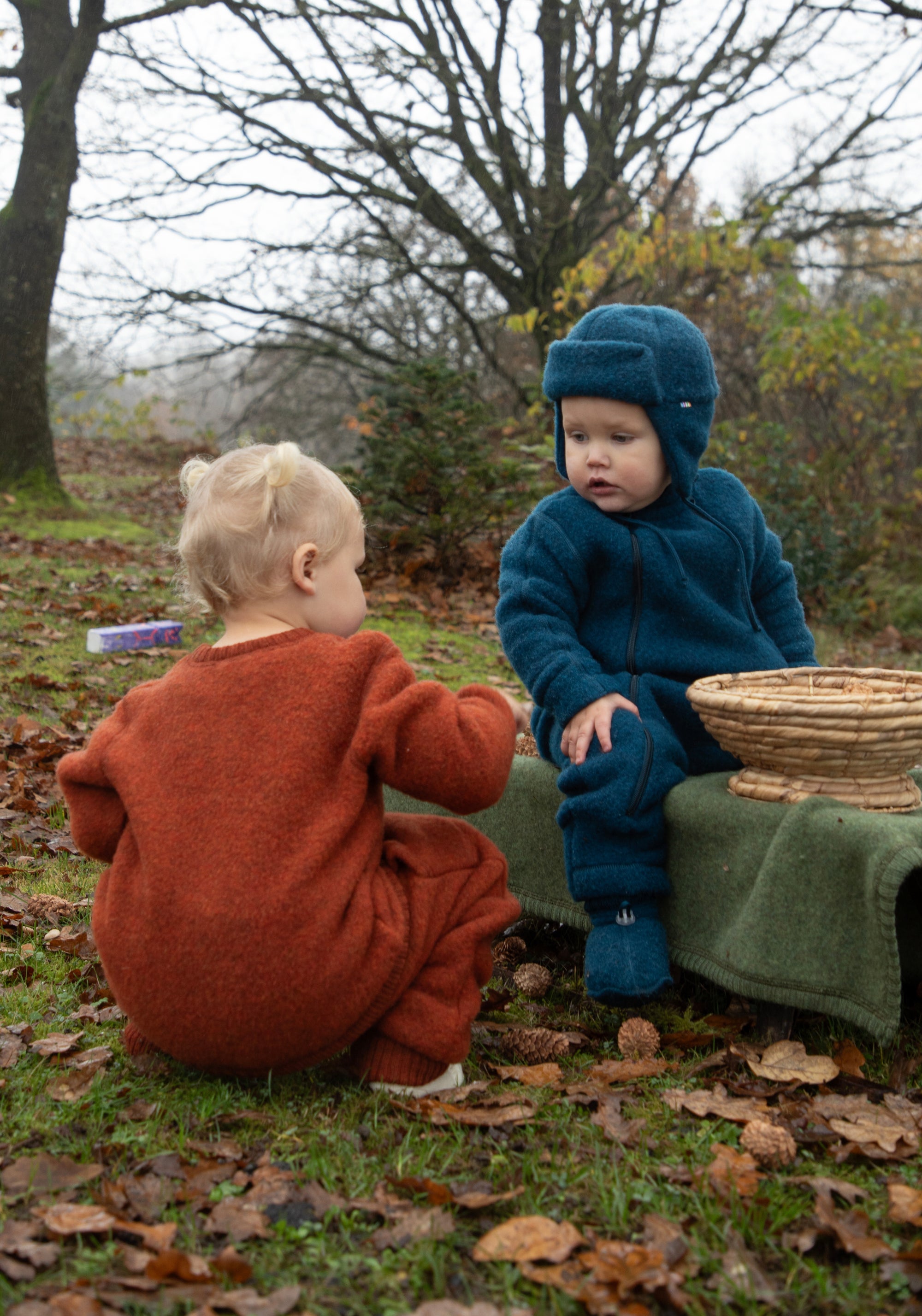Salopetă cu mănuși și botoși fleece din lână merinos - Dark Turquoise