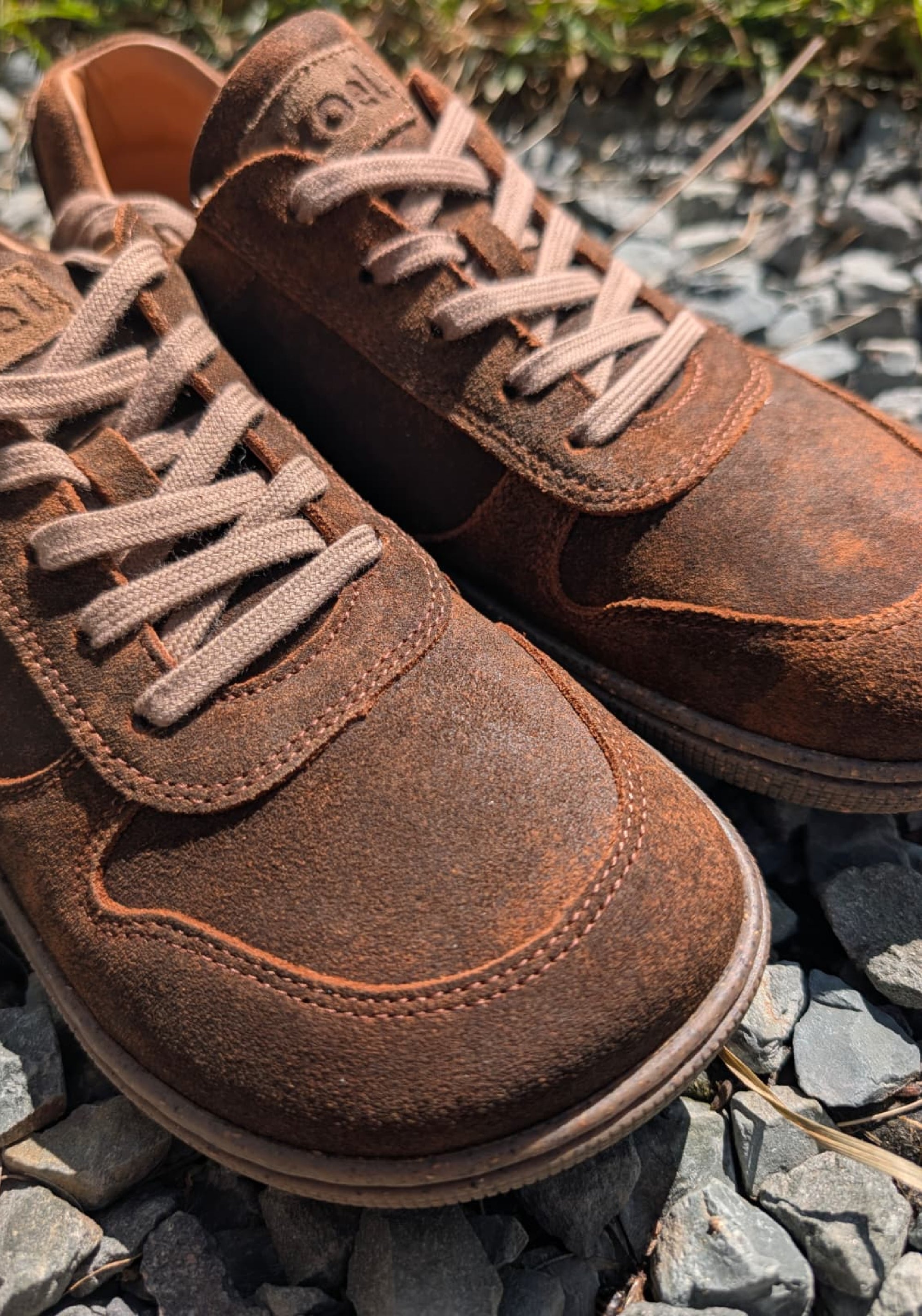Sneakers Barefoot din piele întoarsă - Francie Cognac