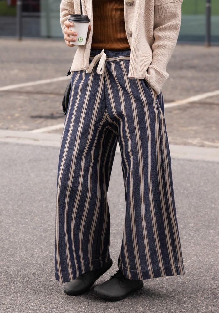 Pantaloni femei din canvas de bumbac - Santal Ankle Rayures Bleues