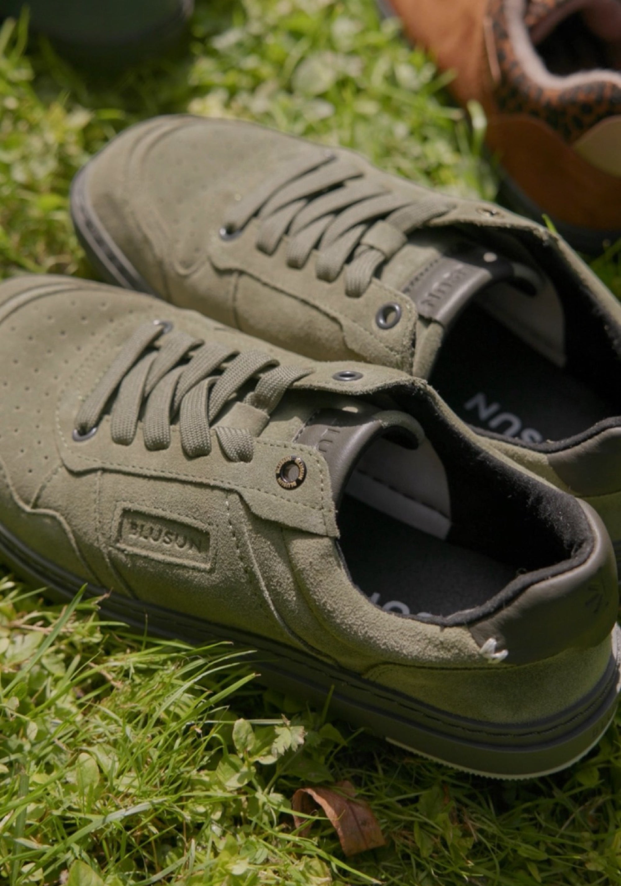 Sneakers Barefoot Wide din piele întoarsă - Dark Green