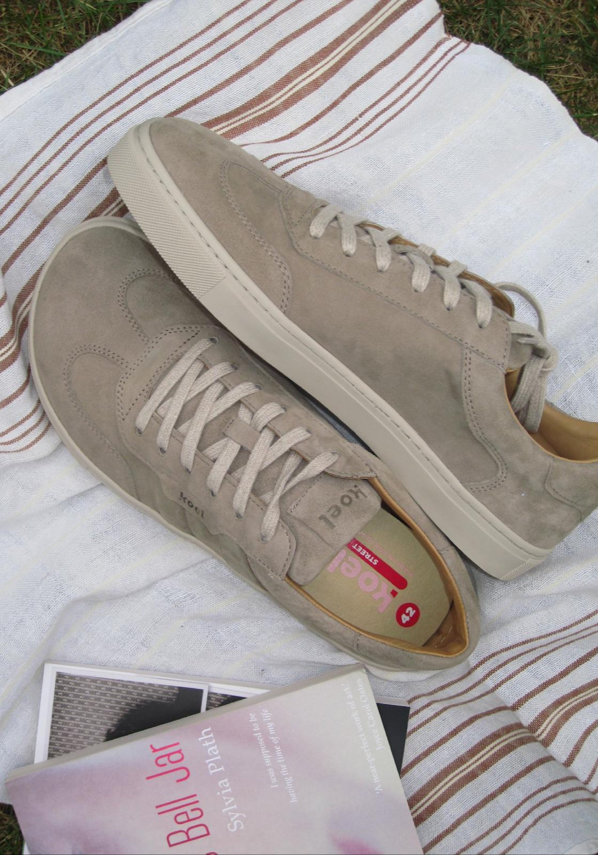 Sneakers Barefoot din piele întoarsă - Helena Taupe