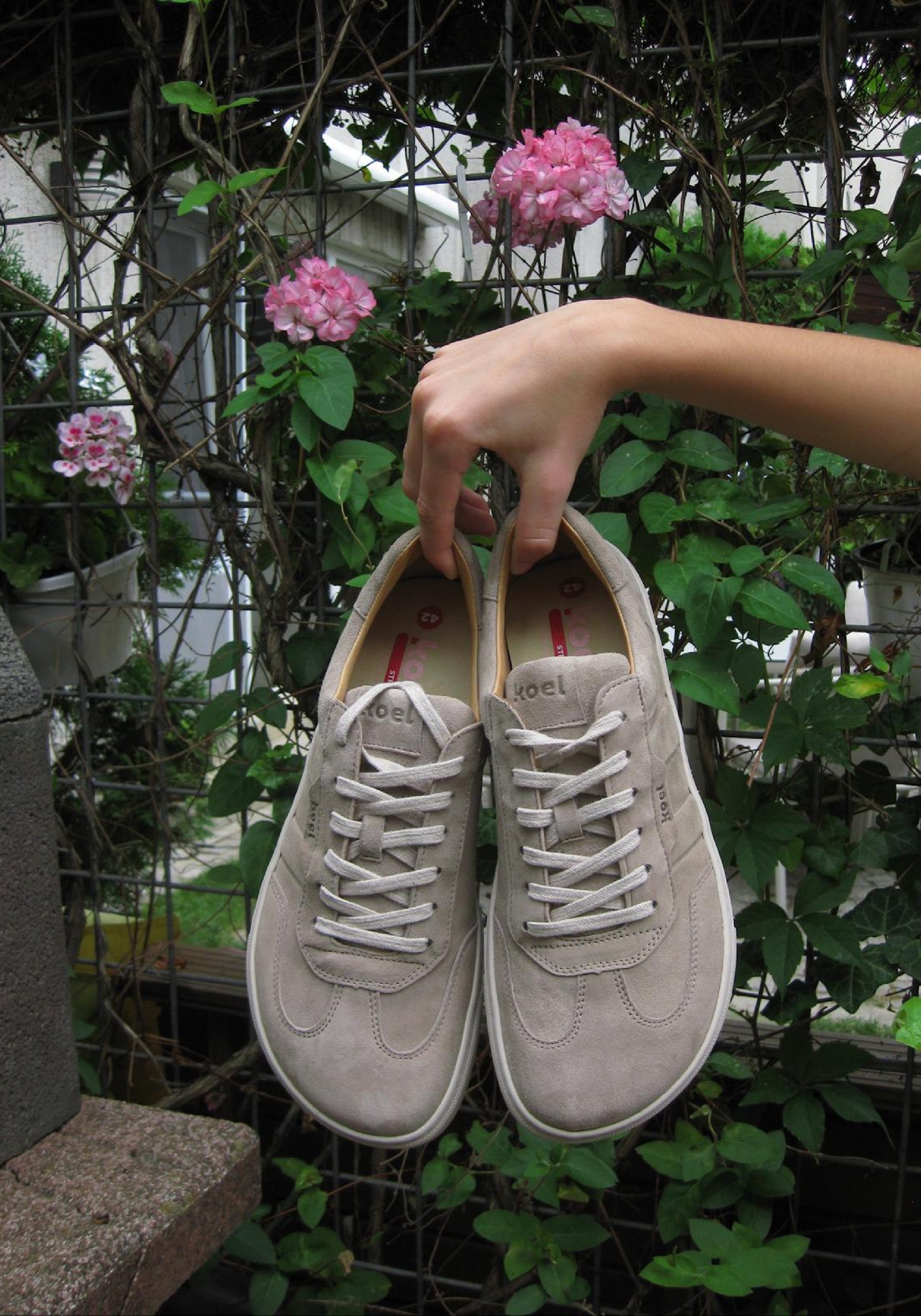 Sneakers Barefoot din piele întoarsă - Helena Taupe