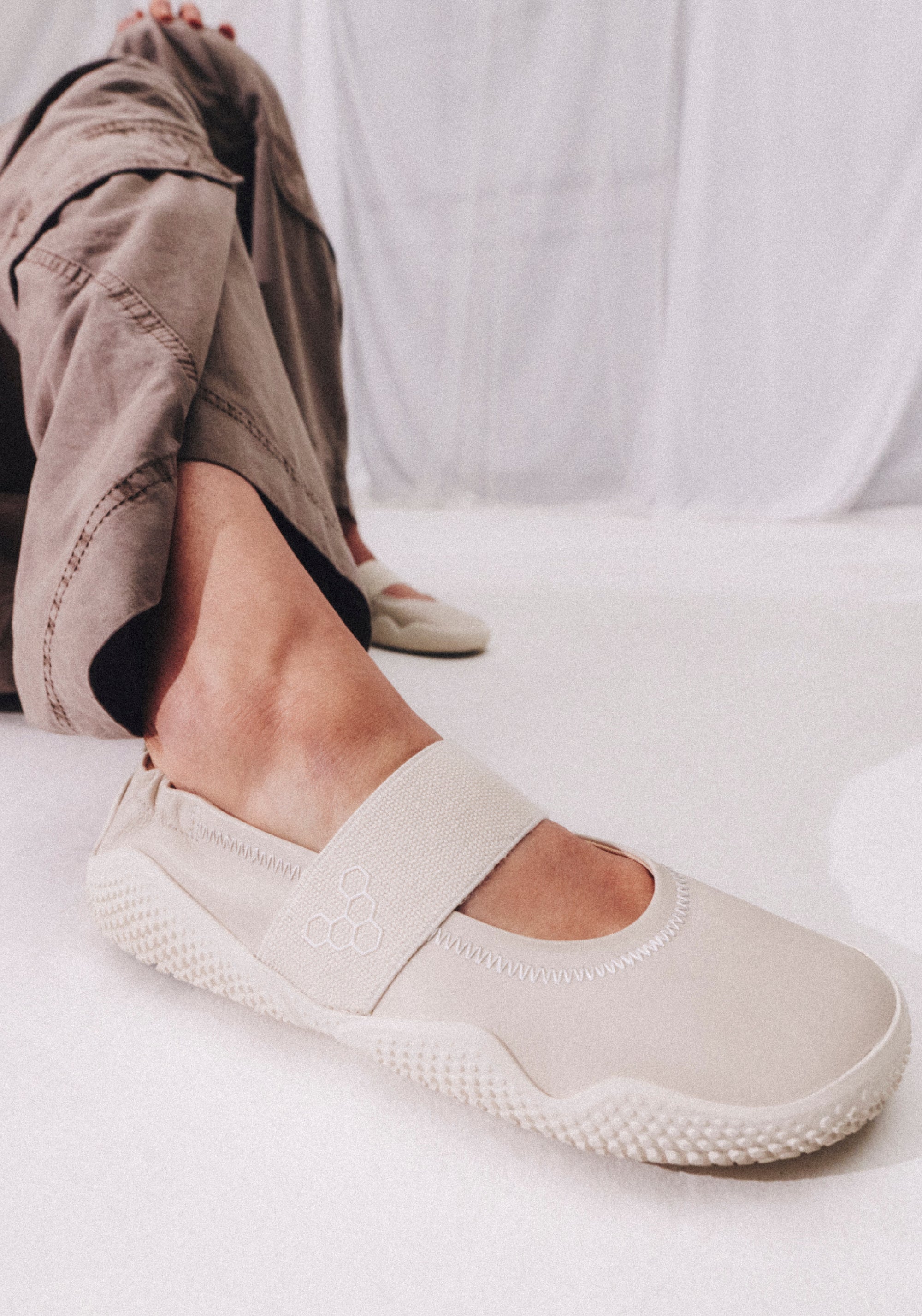 Balerini Barefoot din piele - Motus Studio Ballet Sand