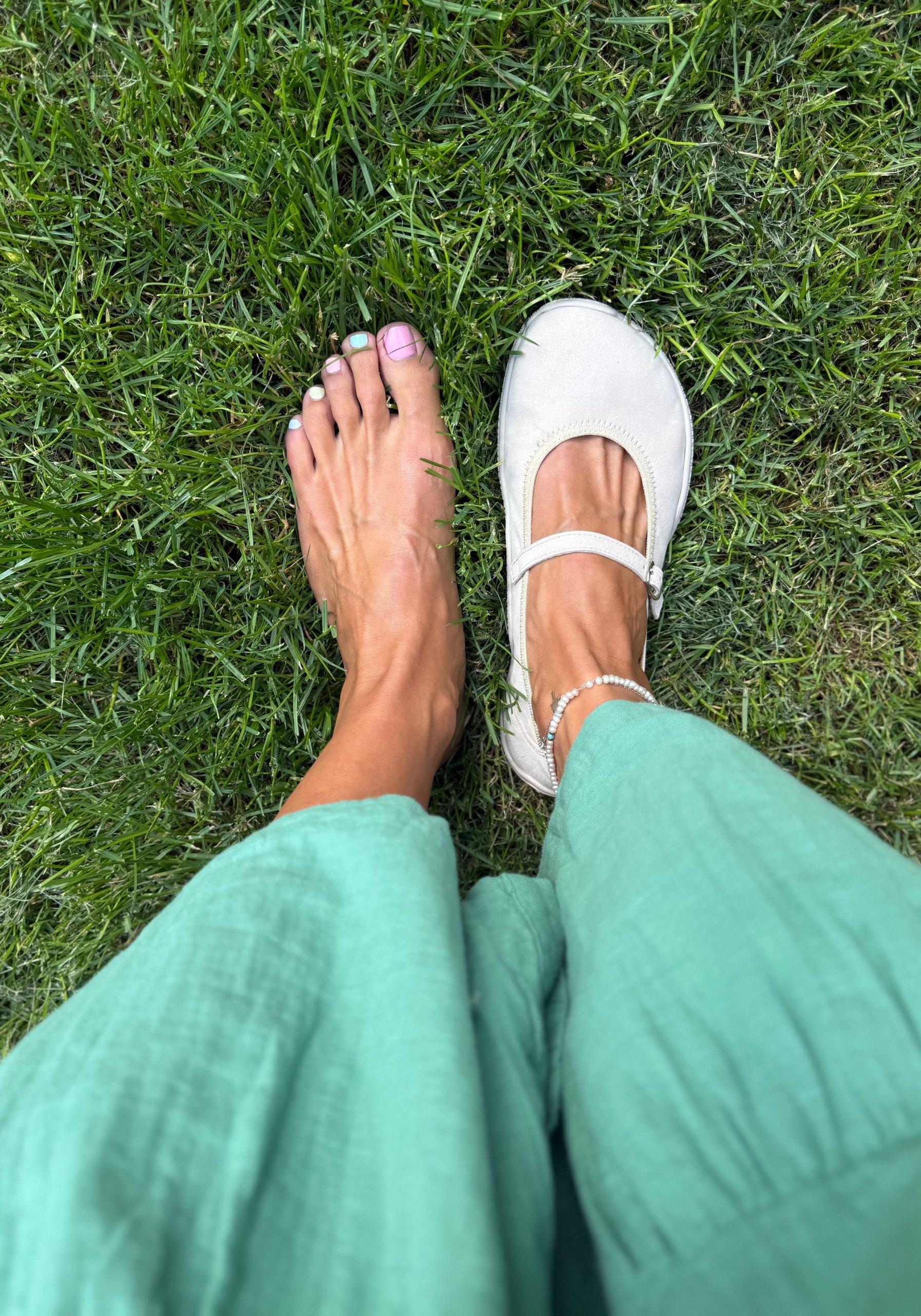 Balerini Barefoot din piele întoarsă - Valeria Beige