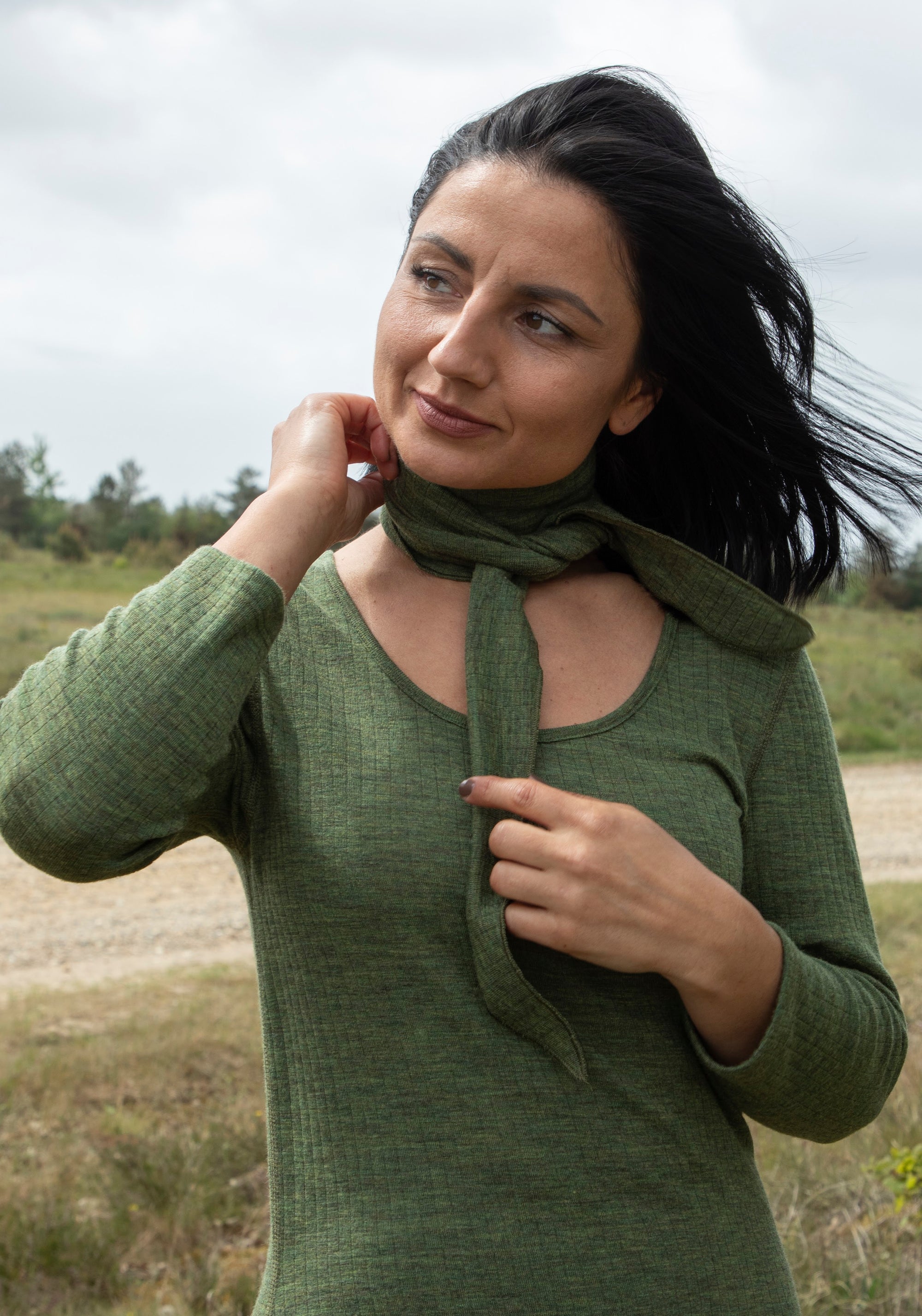 Bluză din lână merinos - Basic Dark Olive