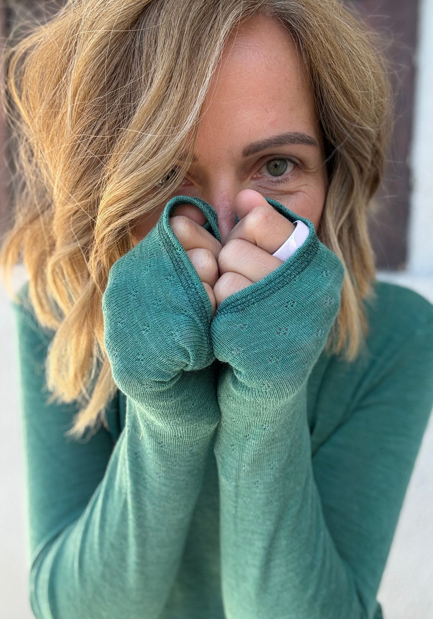 Bluză Eyelet din lână merinos - Vigdis Emerald Melange