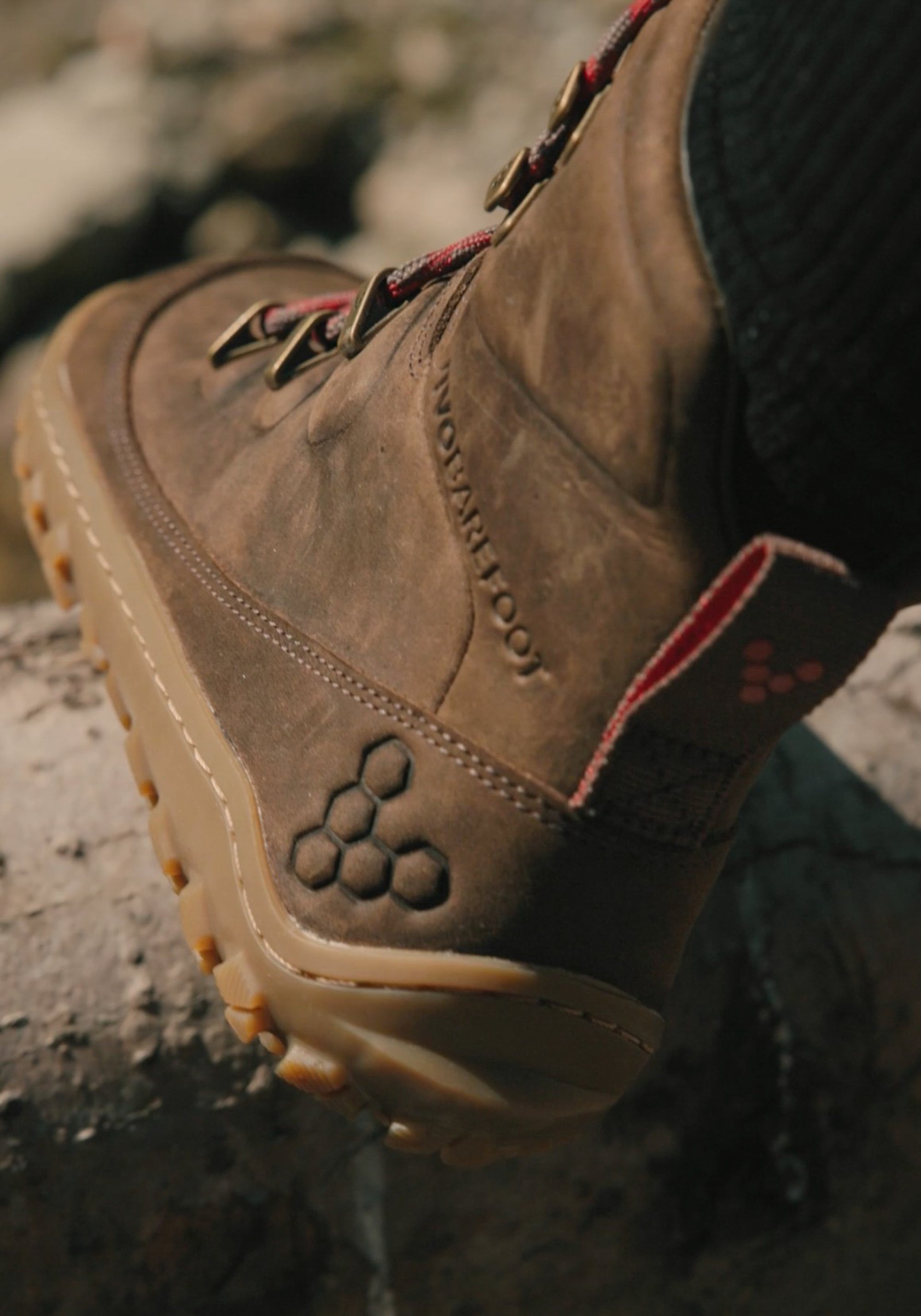 Bocanci drumeție Barefoot din piele - Tracker Leather AT II Women Bracken