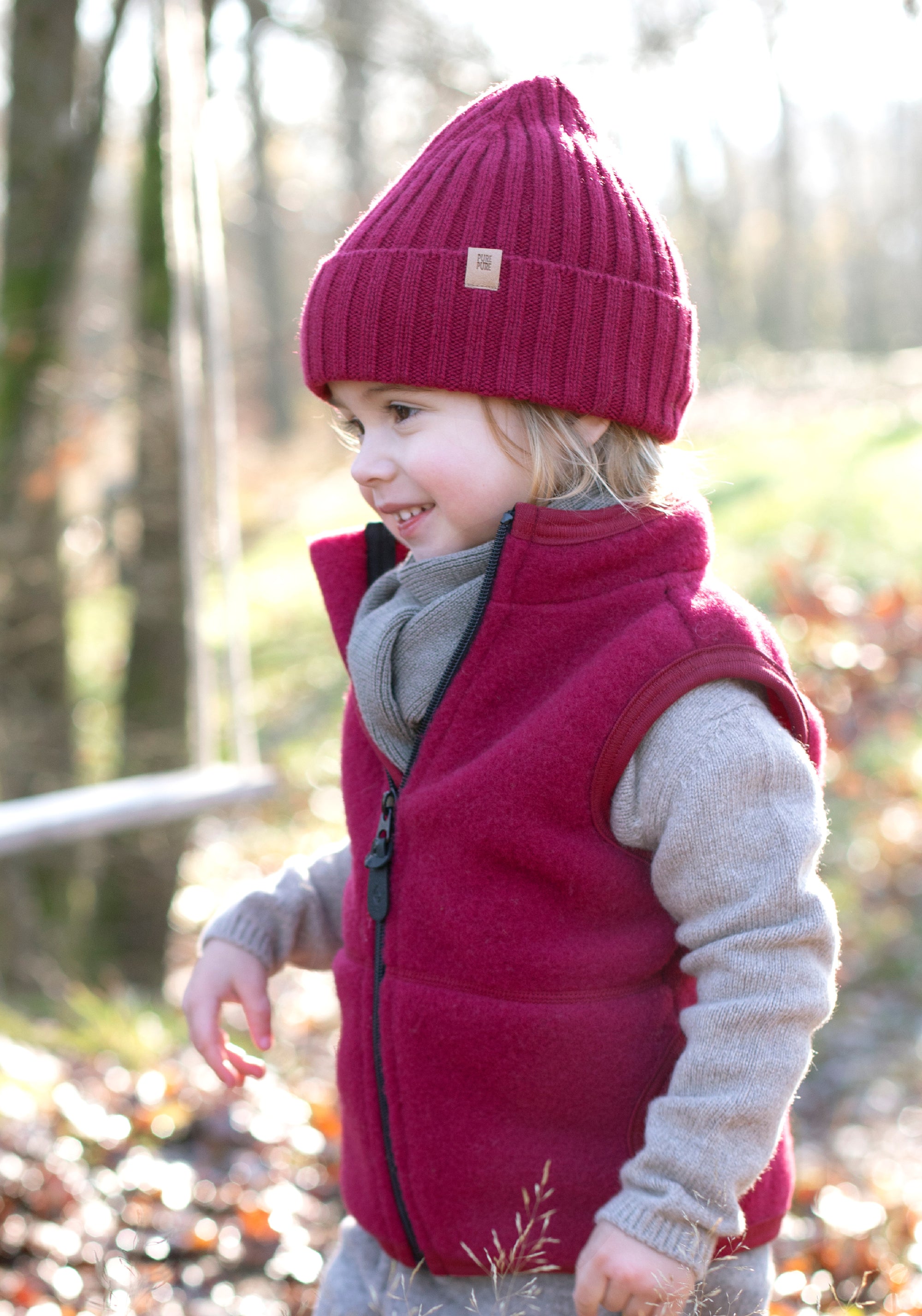 Căciulă din lână merinos și cașmir - Berry Red