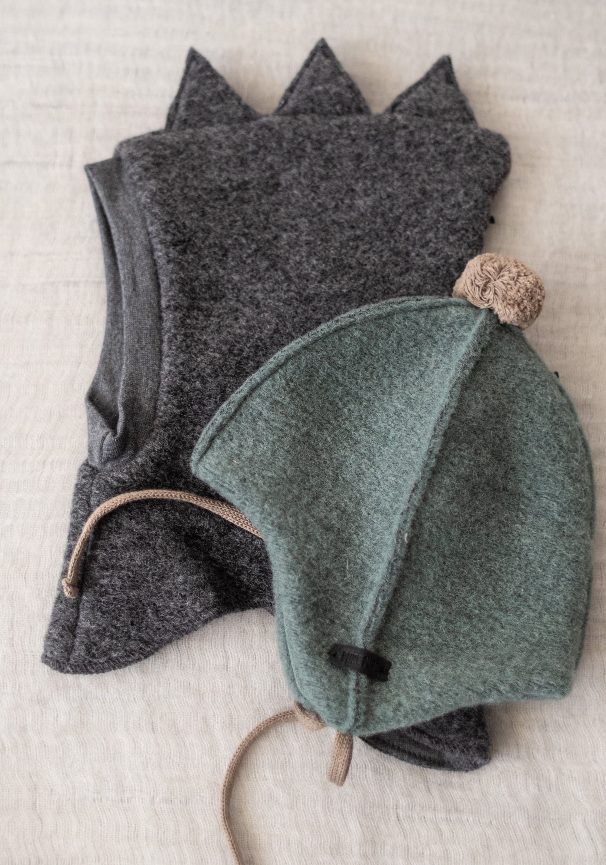 Cagulă din lână fiartă - Grey Melange