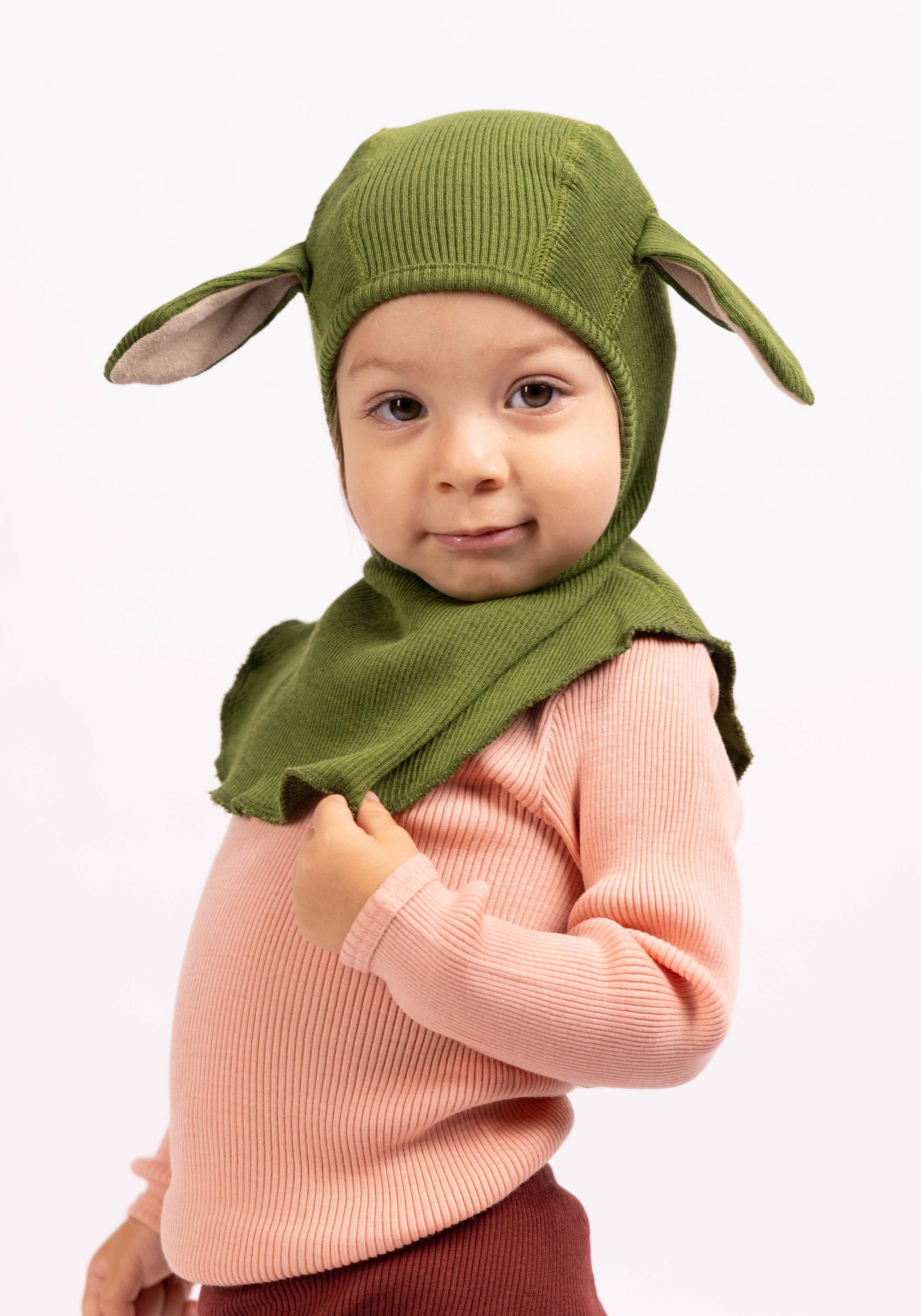 Cagulă din lână merinos - Bunny Garden Moss Green