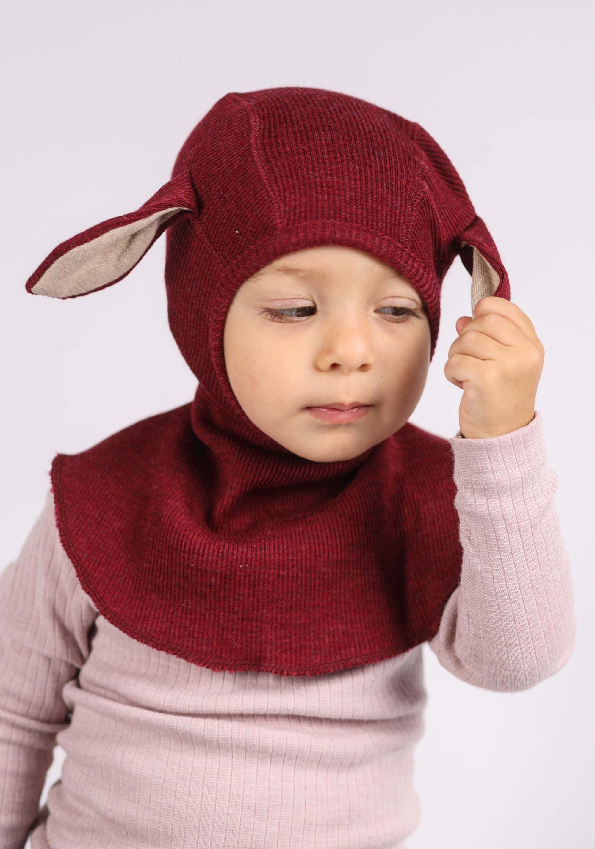 Cagulă din lână merinos - Bunny Wild Pomegranate