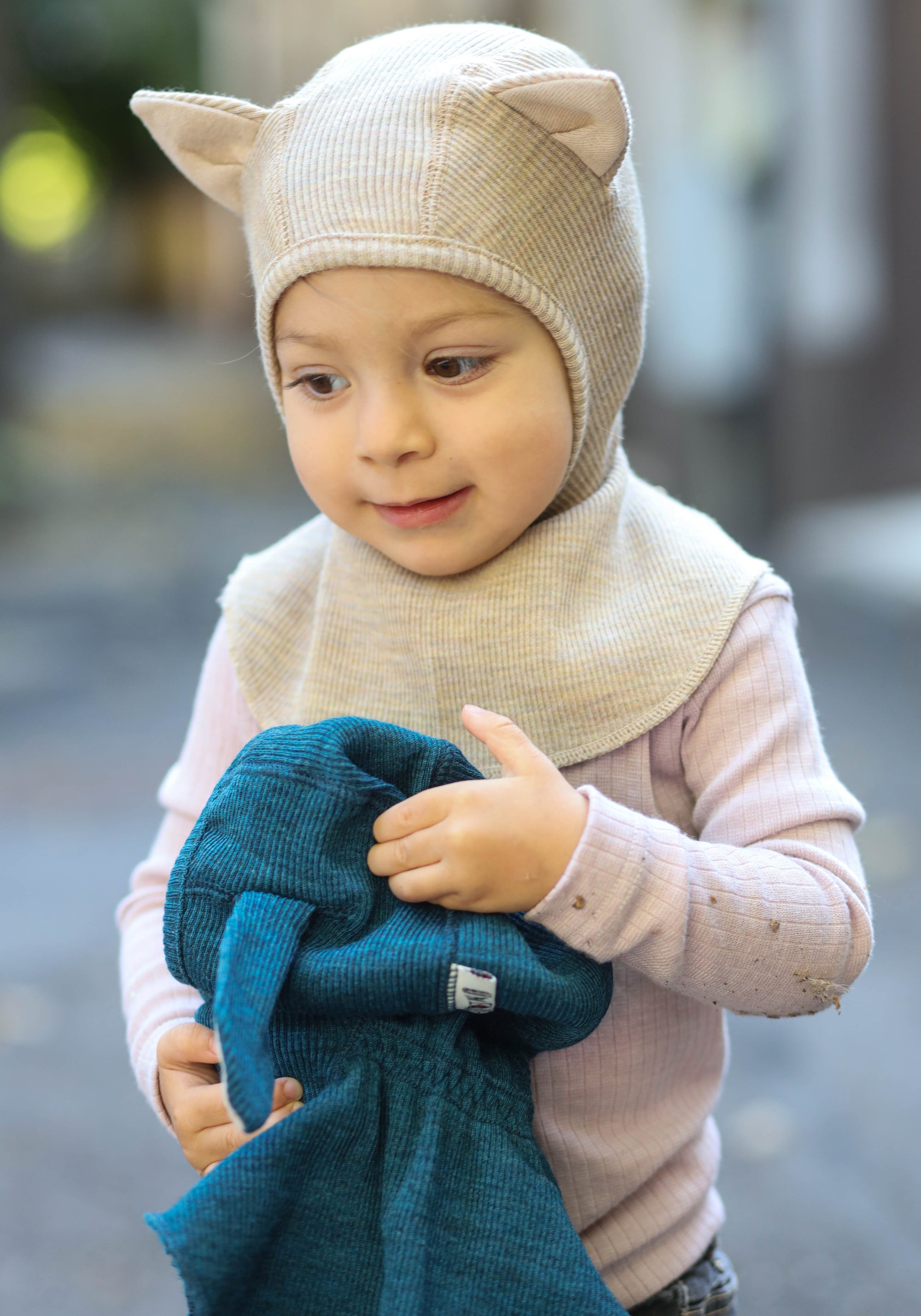 Cagulă din lână merinos - Kitty Driftwood Taupe