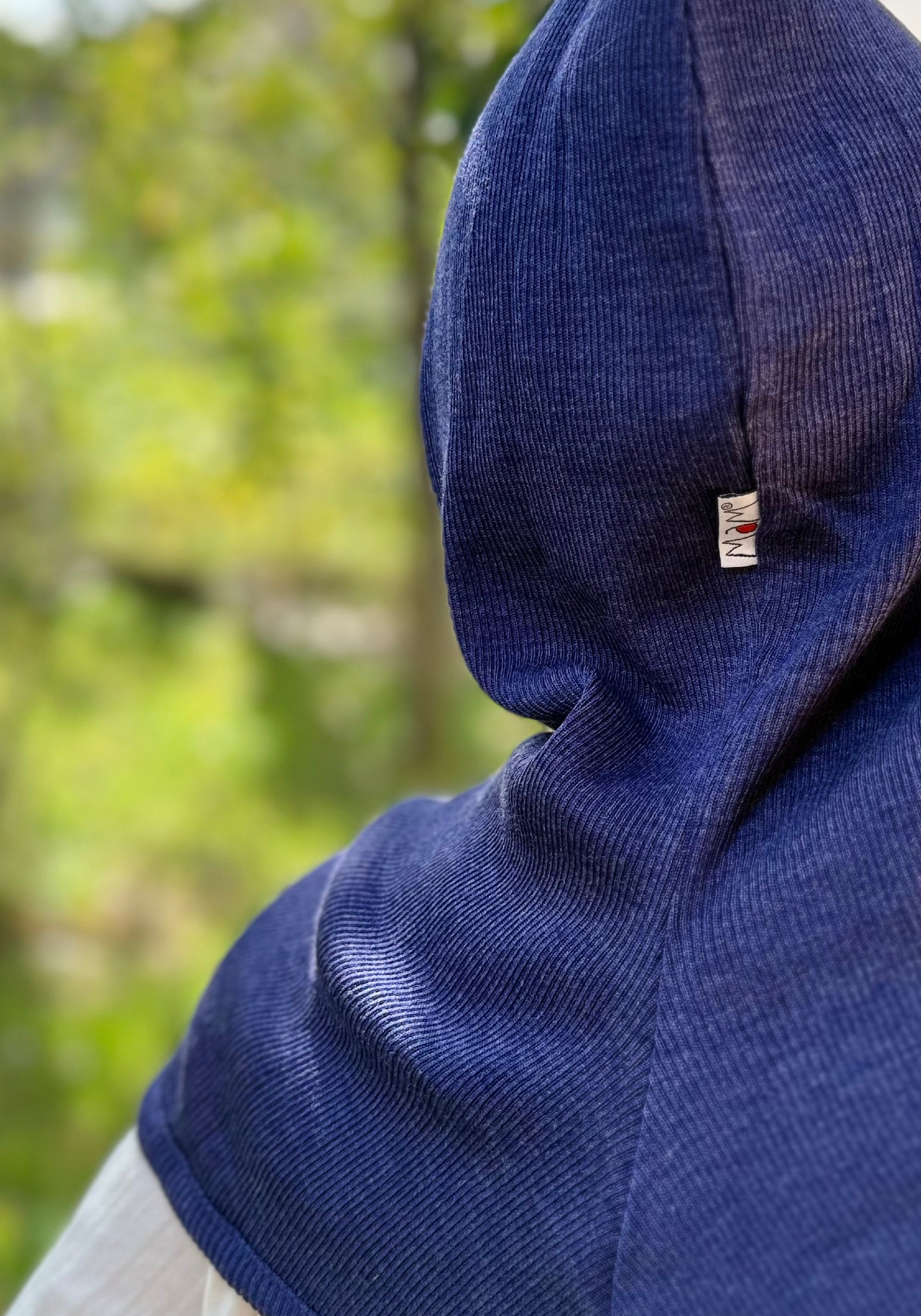 Cagulă din lână merinos - Twilight Blue