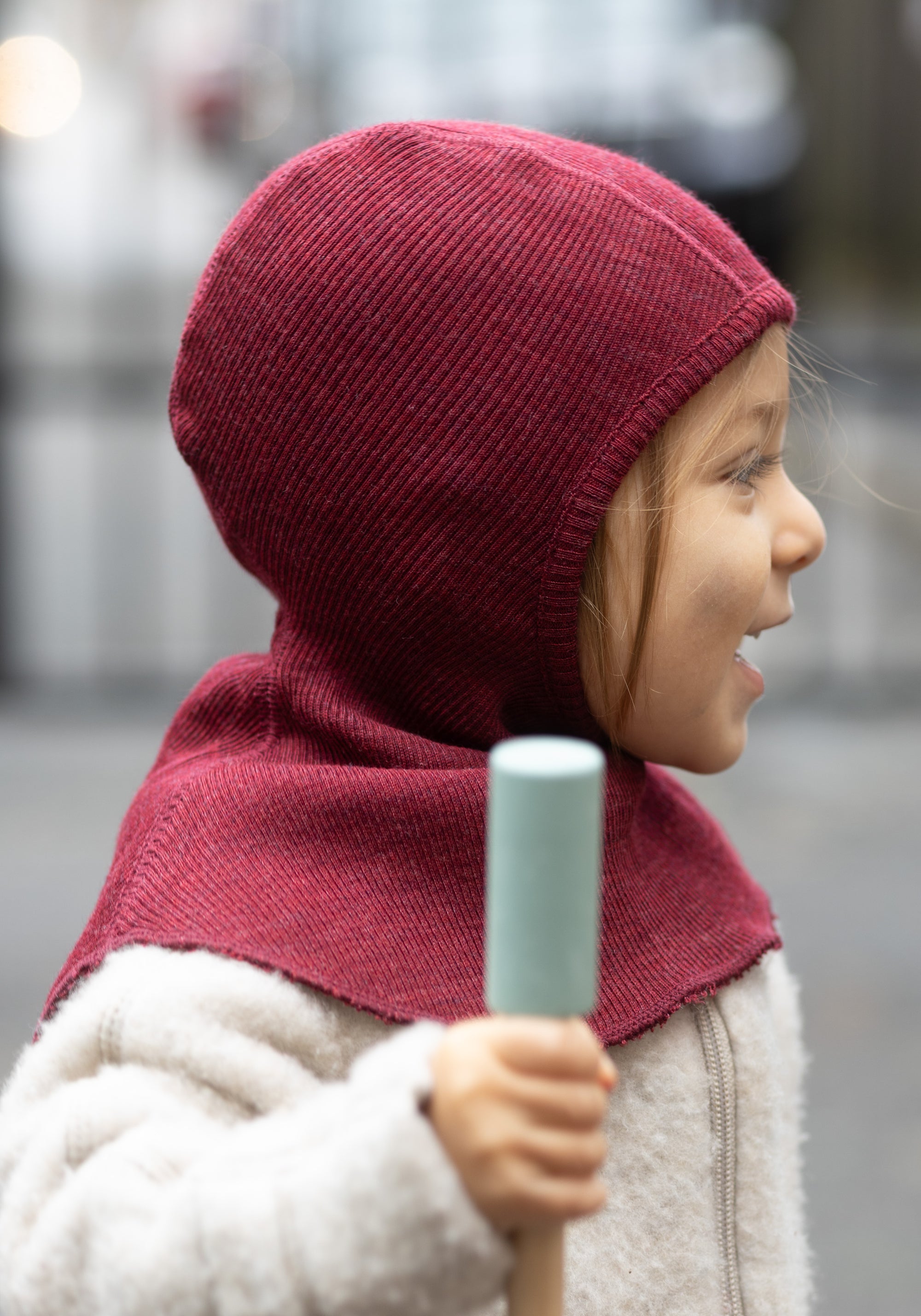 Cagulă din lână merinos - Wild Pomegranate