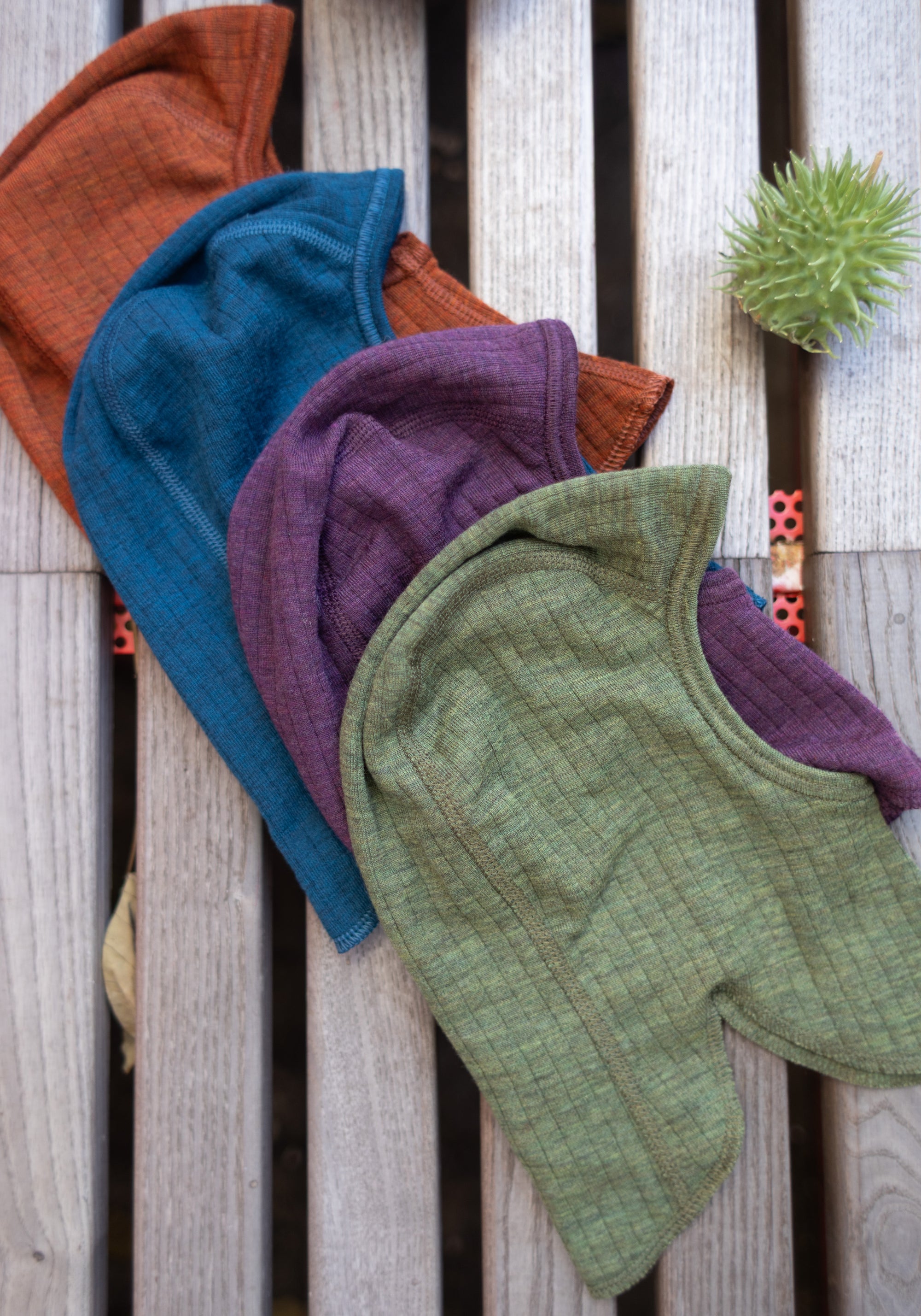 Cagulă dublată din lână merinos - Basic Plum