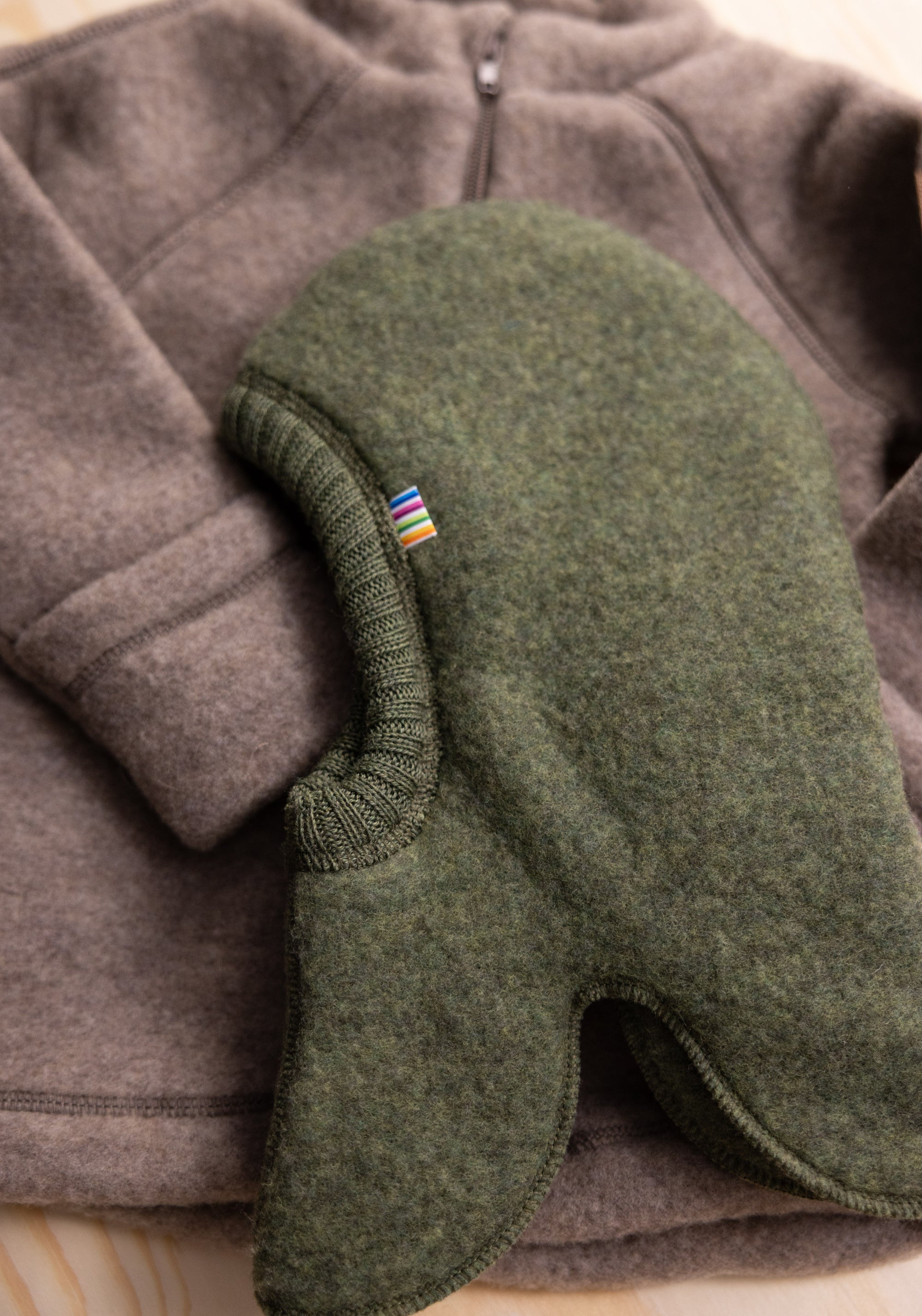 Cagulă dublată fleece din lână merinos - Dark Olive