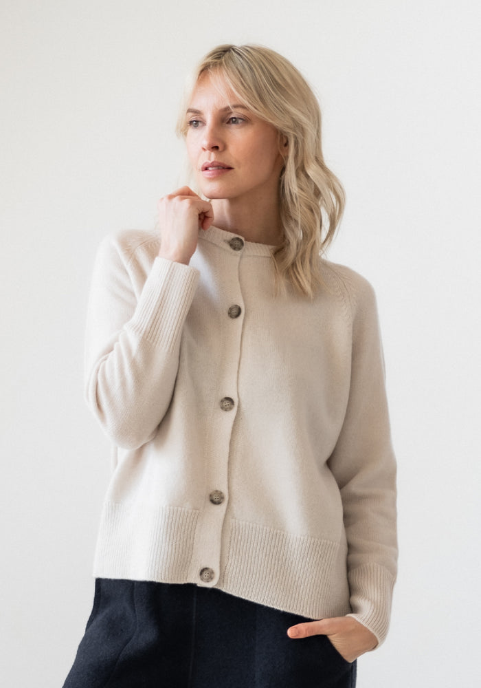 Cardigan din lână merinos și cașmir - Vanilla