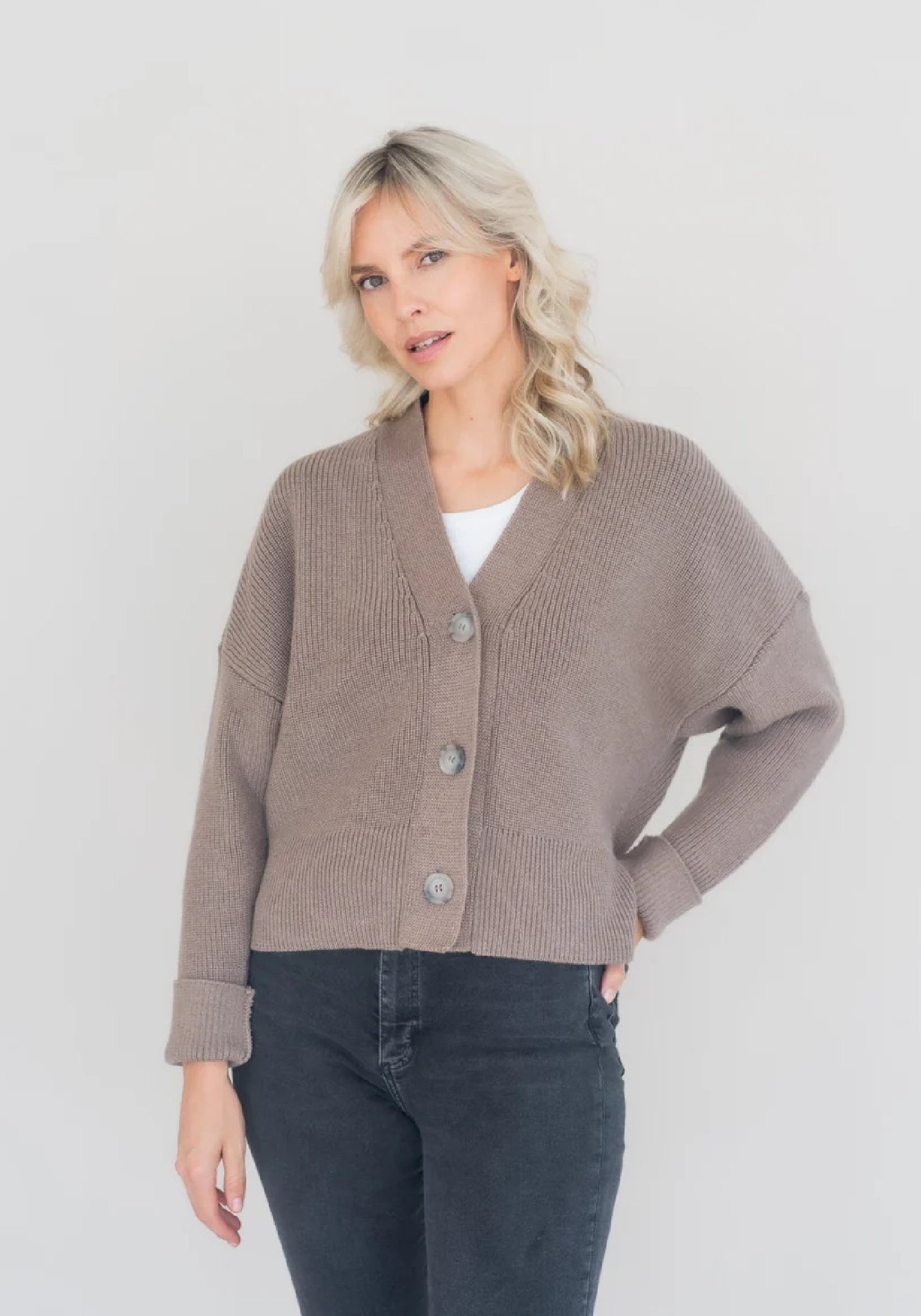 Cardigan femei din lână merinos - Nut