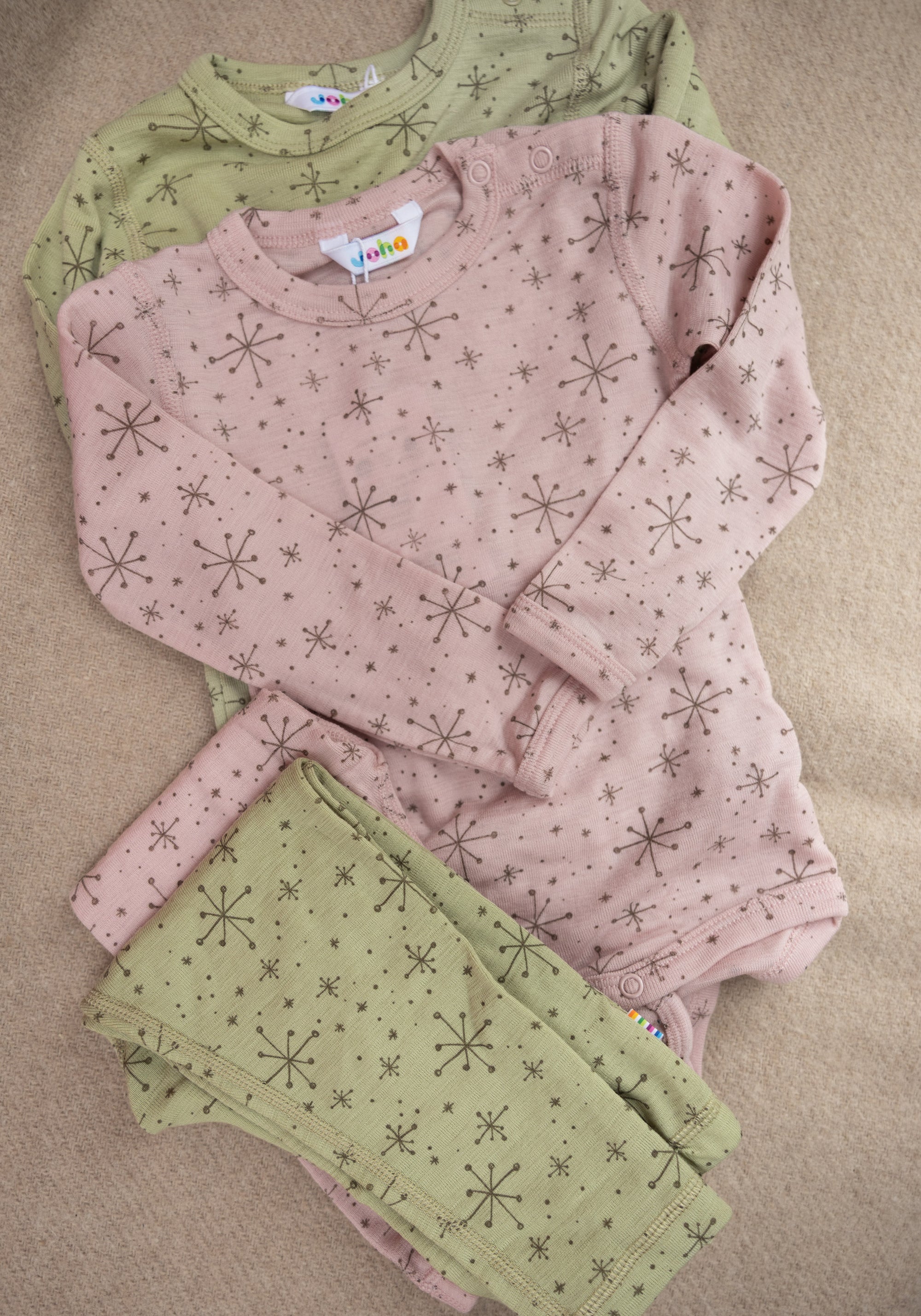 Colanți din lână merinos - Handdrawn Snowflake Light Olive