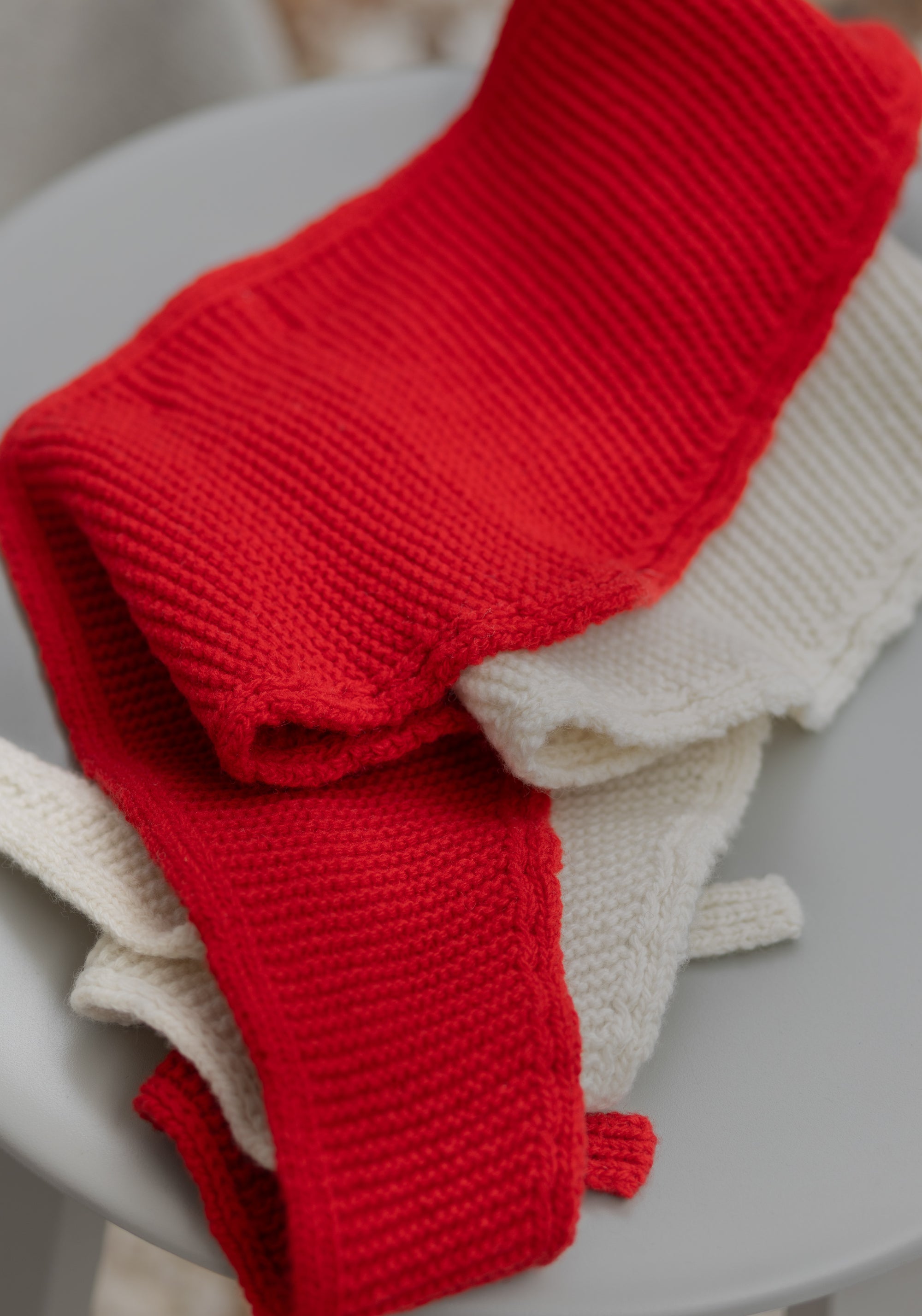 Eșarfă tricotată femei din lână - Scarf Scarlett Red