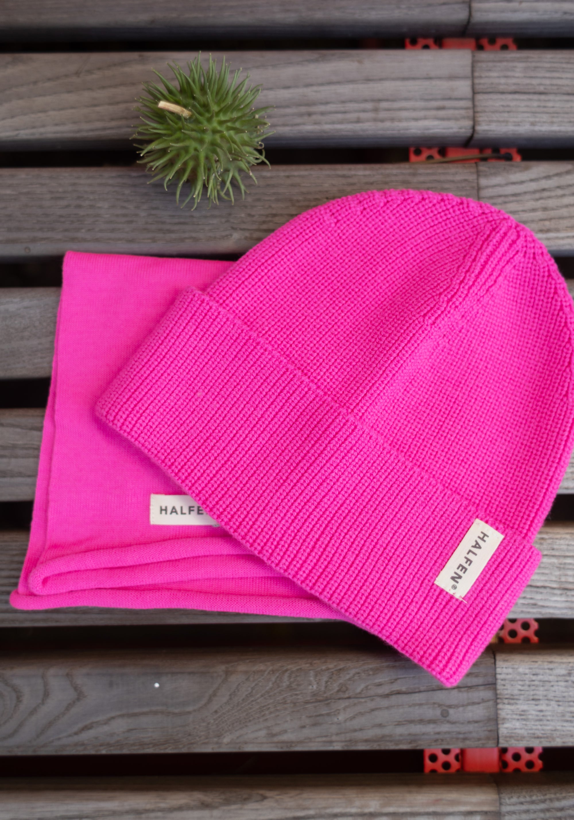 Fular circular din lână merinos - Neon Pink