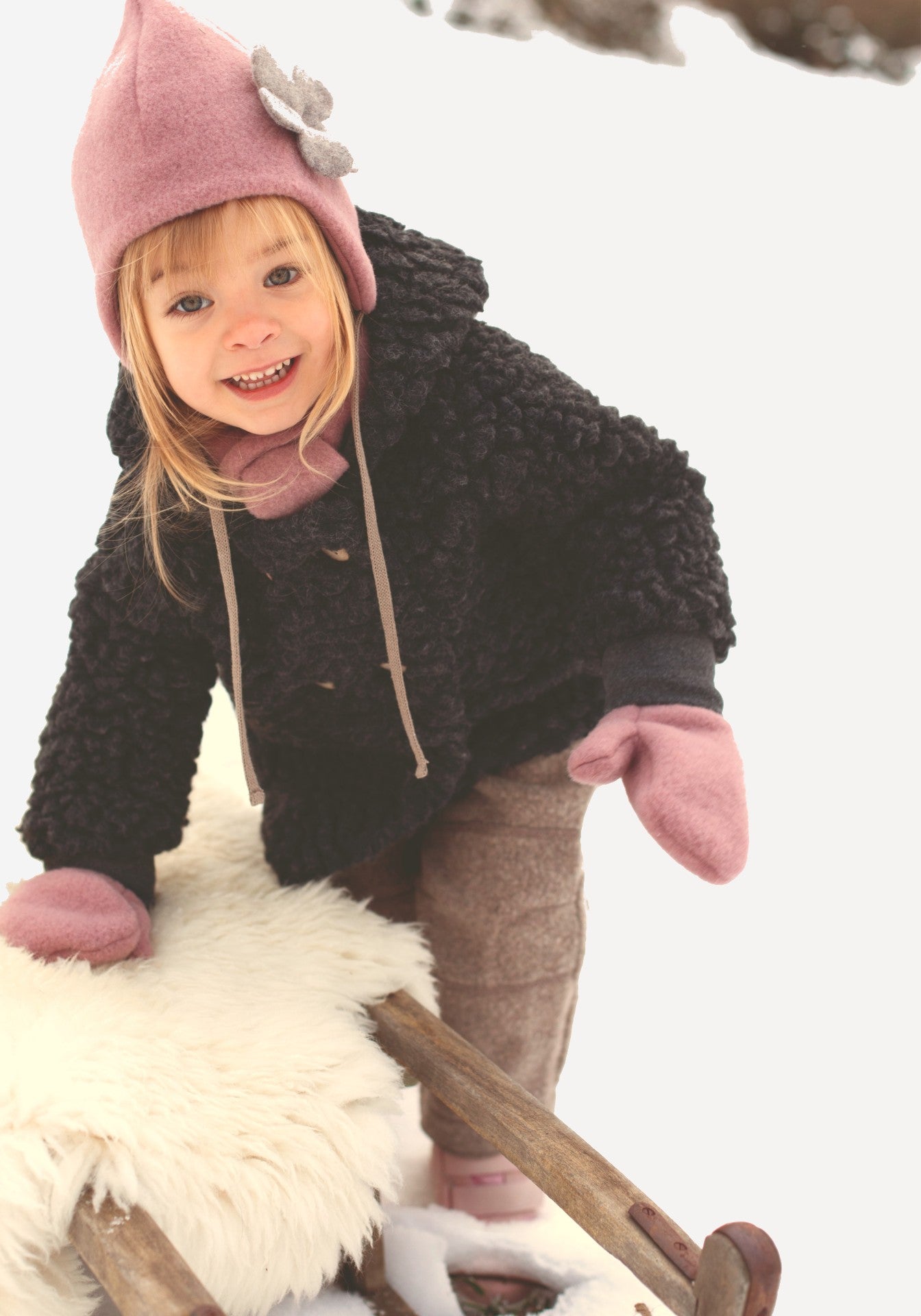 Căciulă fleece din lână merinos - Butterfly Dusty Rose