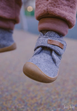 Ghete Barefoot First Step din lână merinos - Marmota Anthracite BLifestyle HipHip.ro