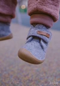 Ghete Barefoot First Step din lână merinos - Marmota Anthracite BLifestyle HipHip.ro