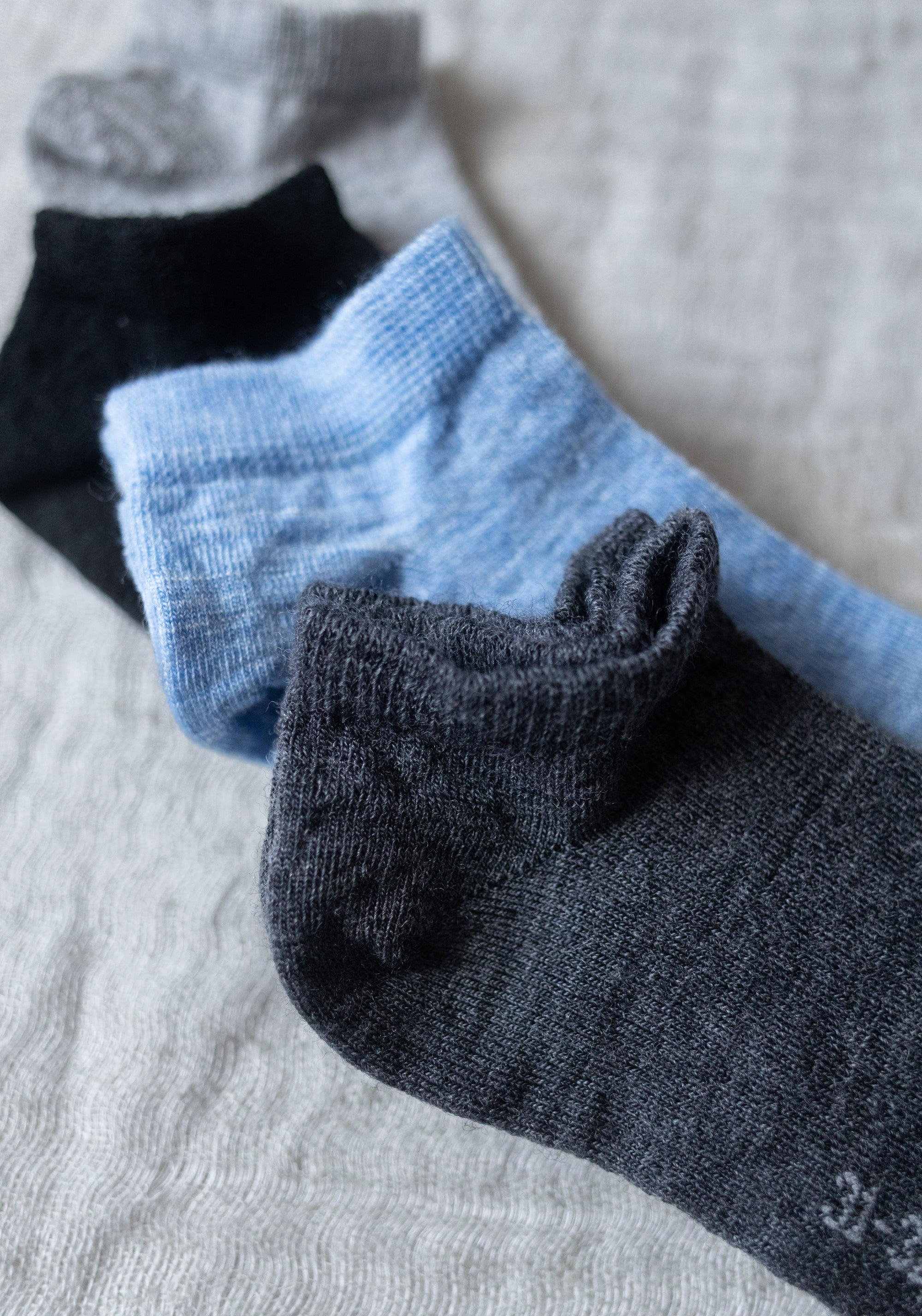 Șosete Plain extrafine din lână merinos (copii și adulți) - Footie Blue