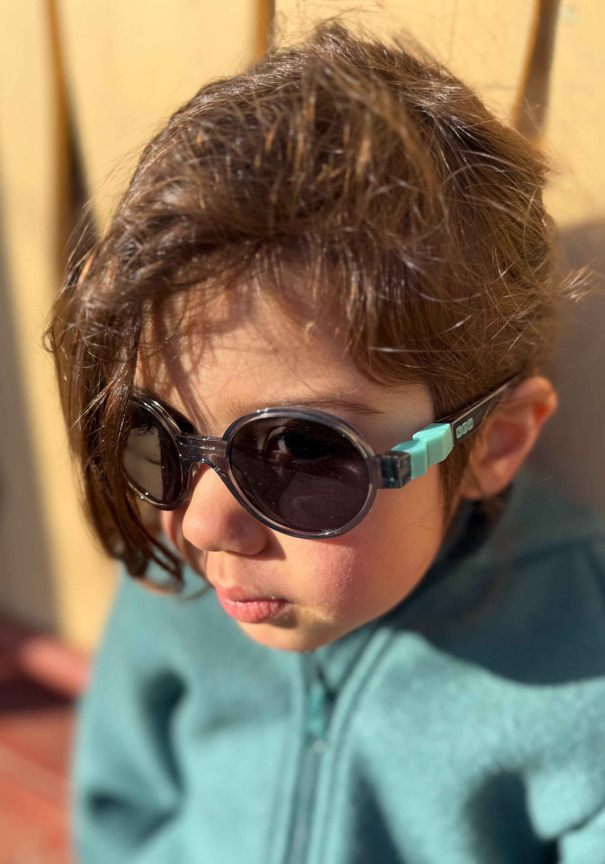 Ochelari de soare polarizați 4-12 ani - Pop Black Lagoon