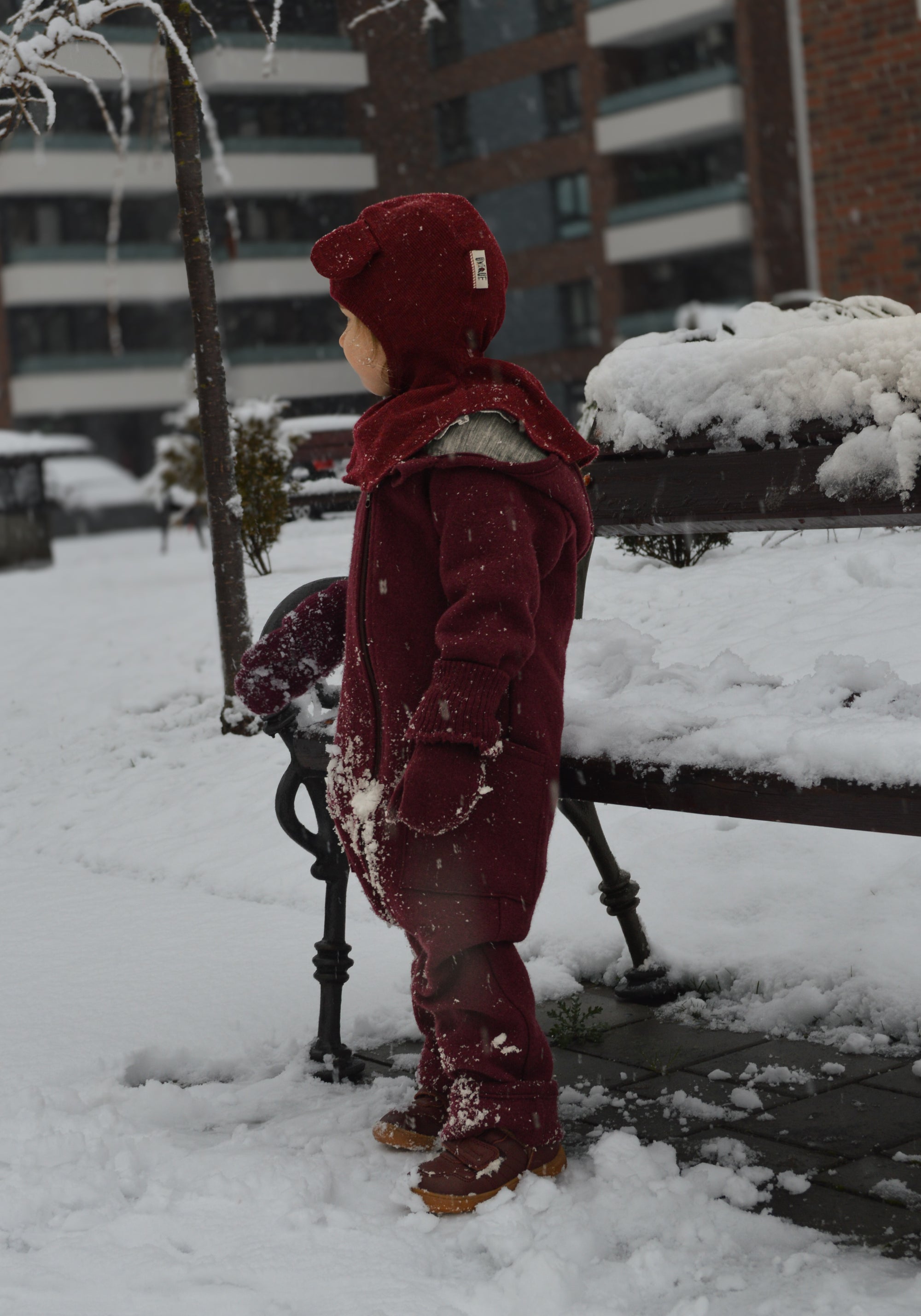 Salopetă cu mănuși și botoși din lână merinos fiartă - Cassis