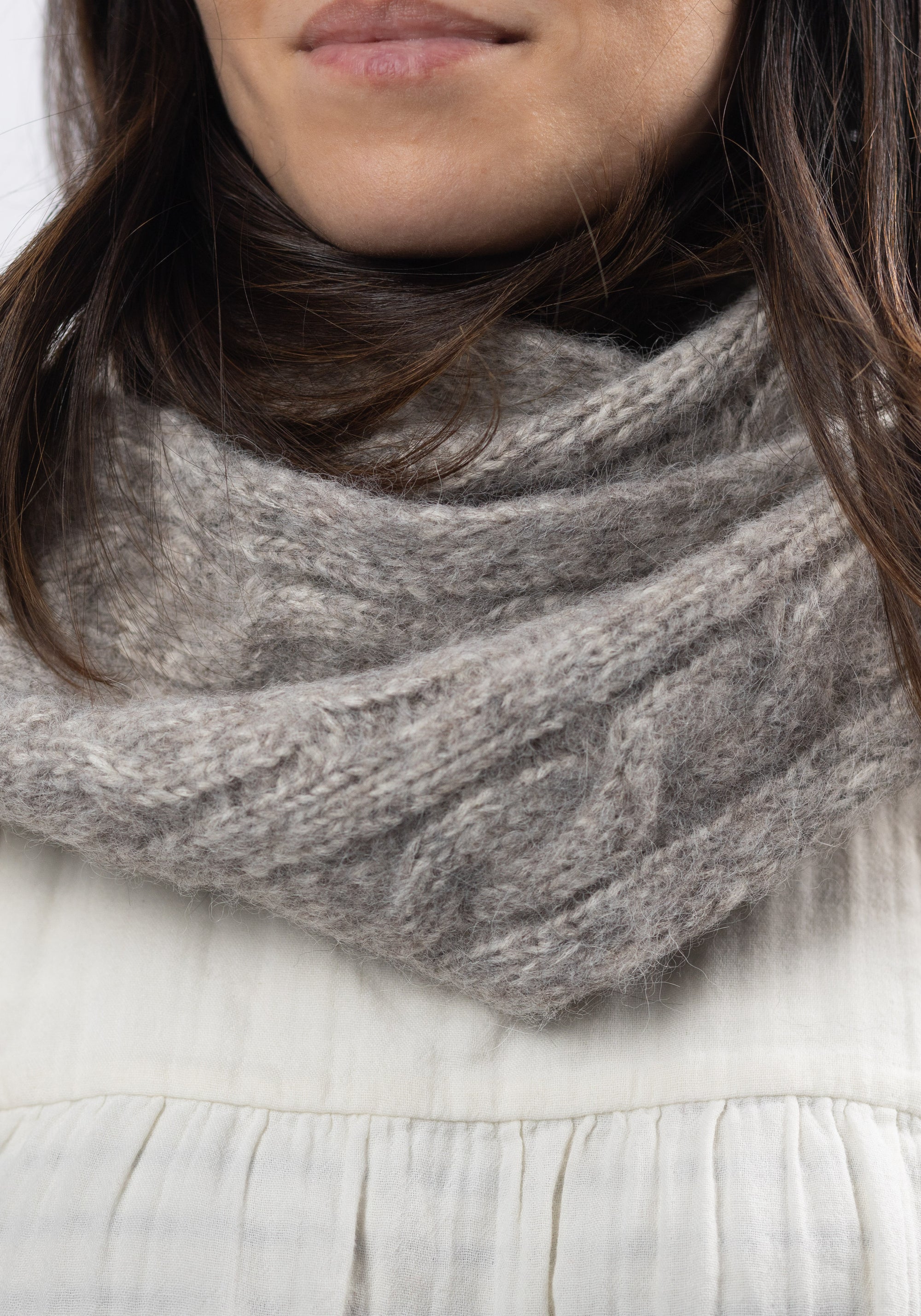 Fular circular femei din alpaca și bumbac Pima - Abella Light Grey