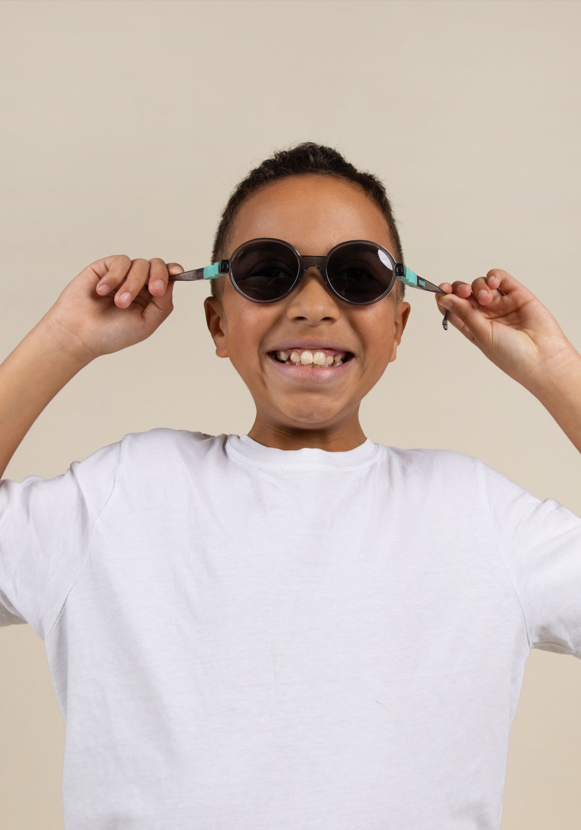 Ochelari de soare polarizați 4-12 ani - Pop Black Lagoon