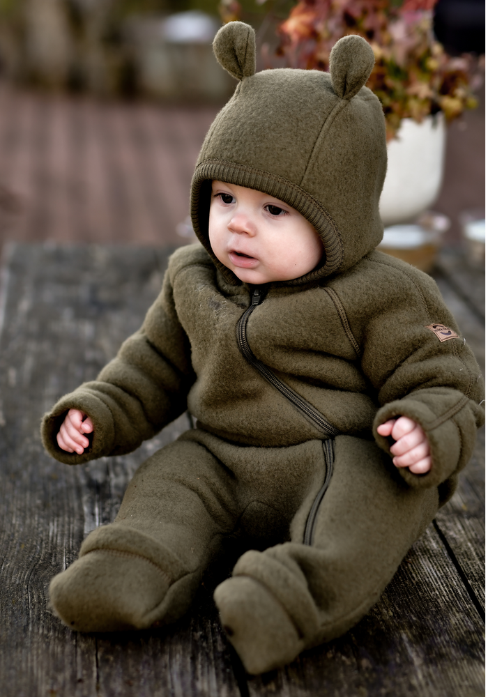 Overall fleece cu glugă, mănuși și botoși din lână merinos - Teddy Bear Beech Mikk-line HipHip.ro