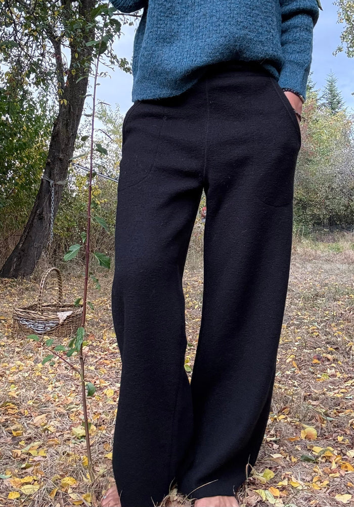 Pantaloni din lână merinos fiartă - Black