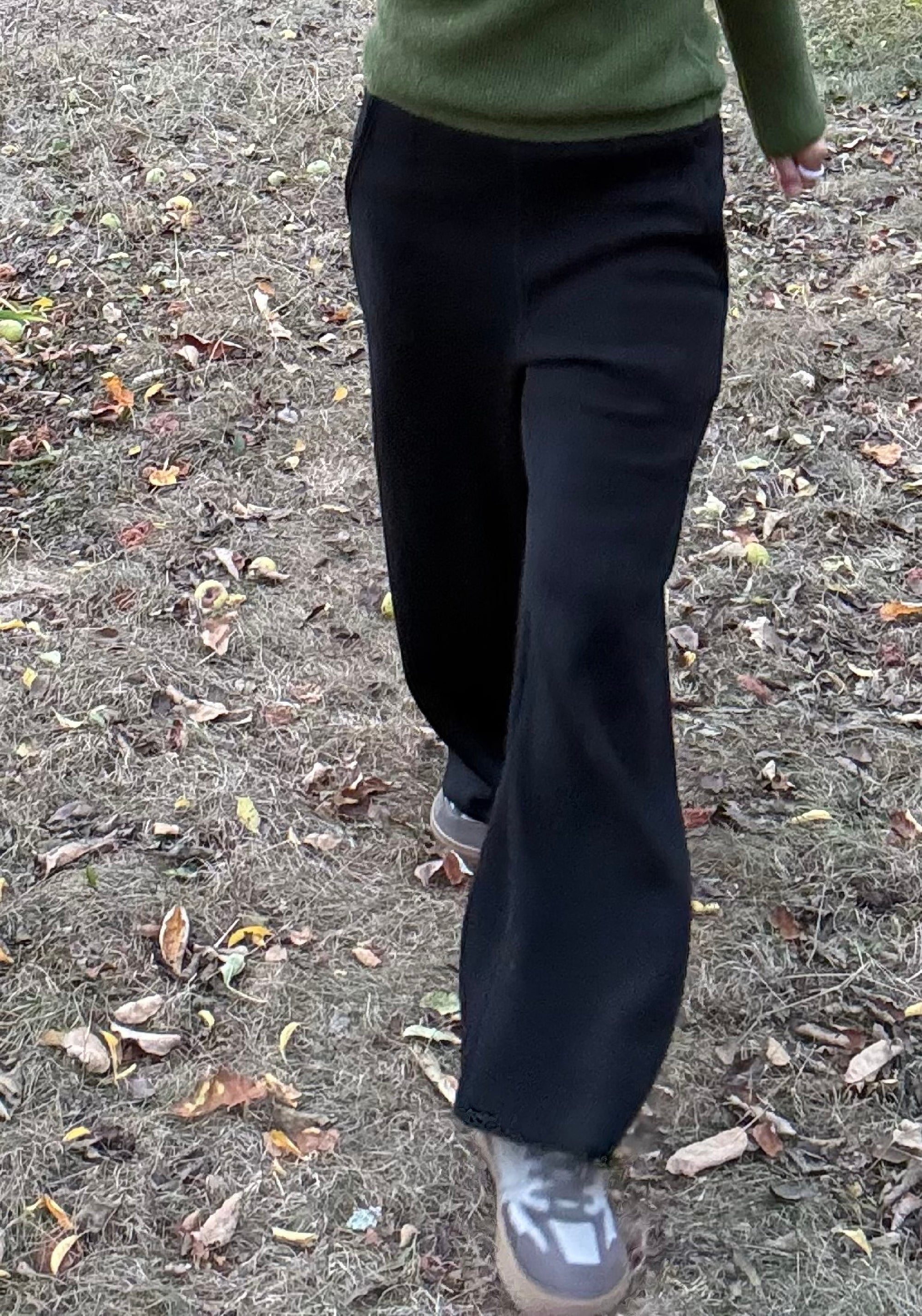 Pantaloni din lână merinos fiartă - Black