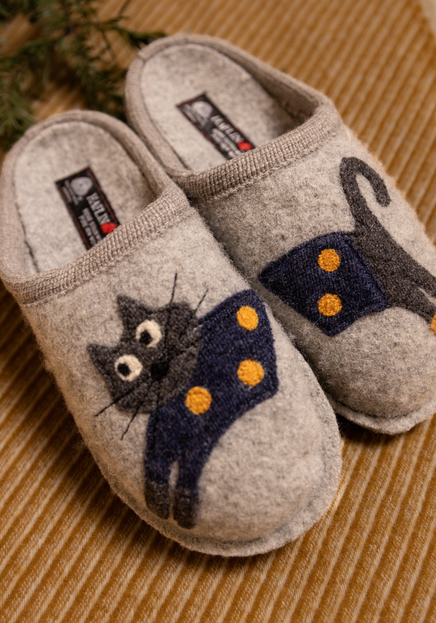 Papuci femei lână - Cucho Stone Grey Haflinger HipHip.ro