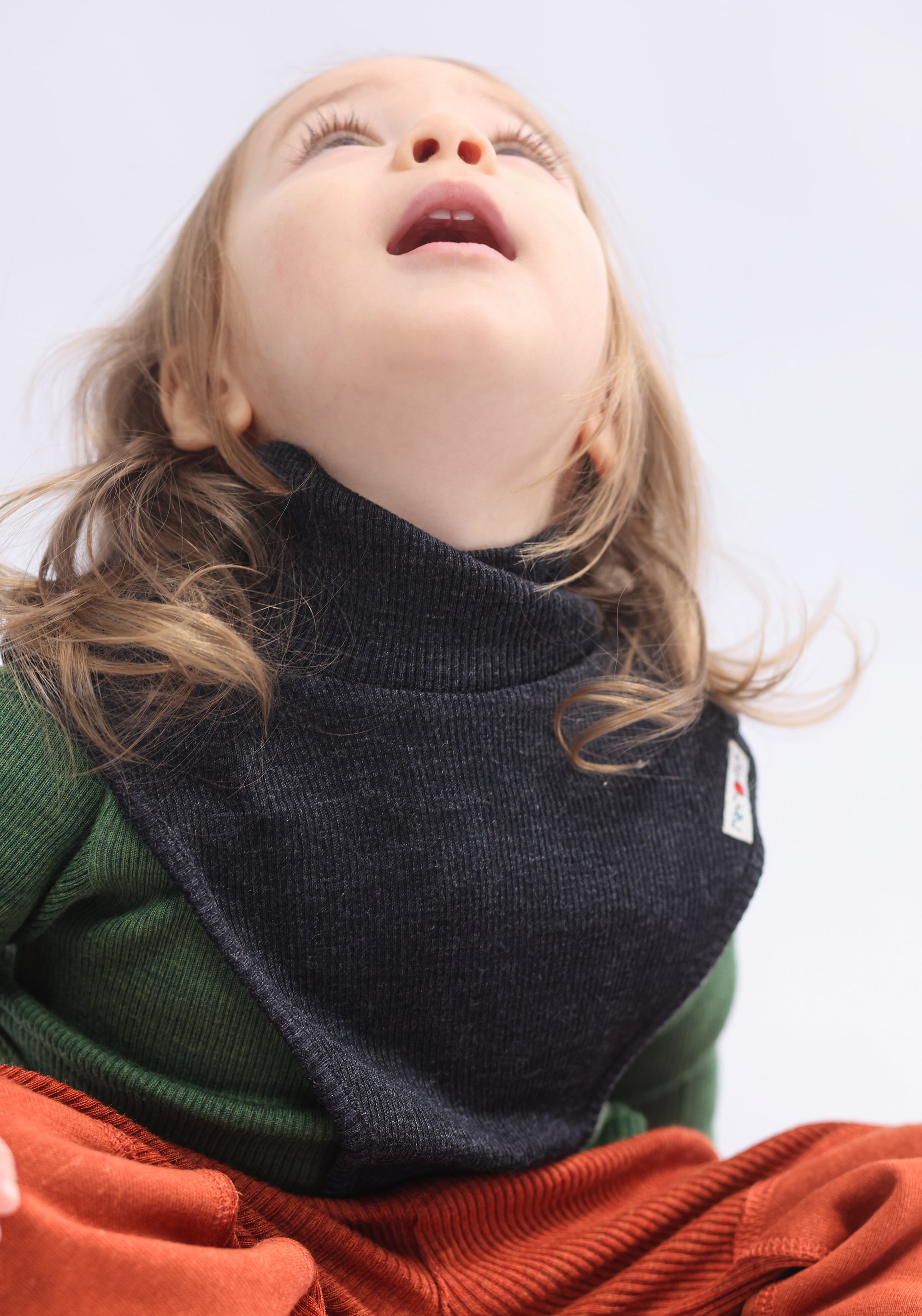 Pieptar din lână merinos - Foggy Black