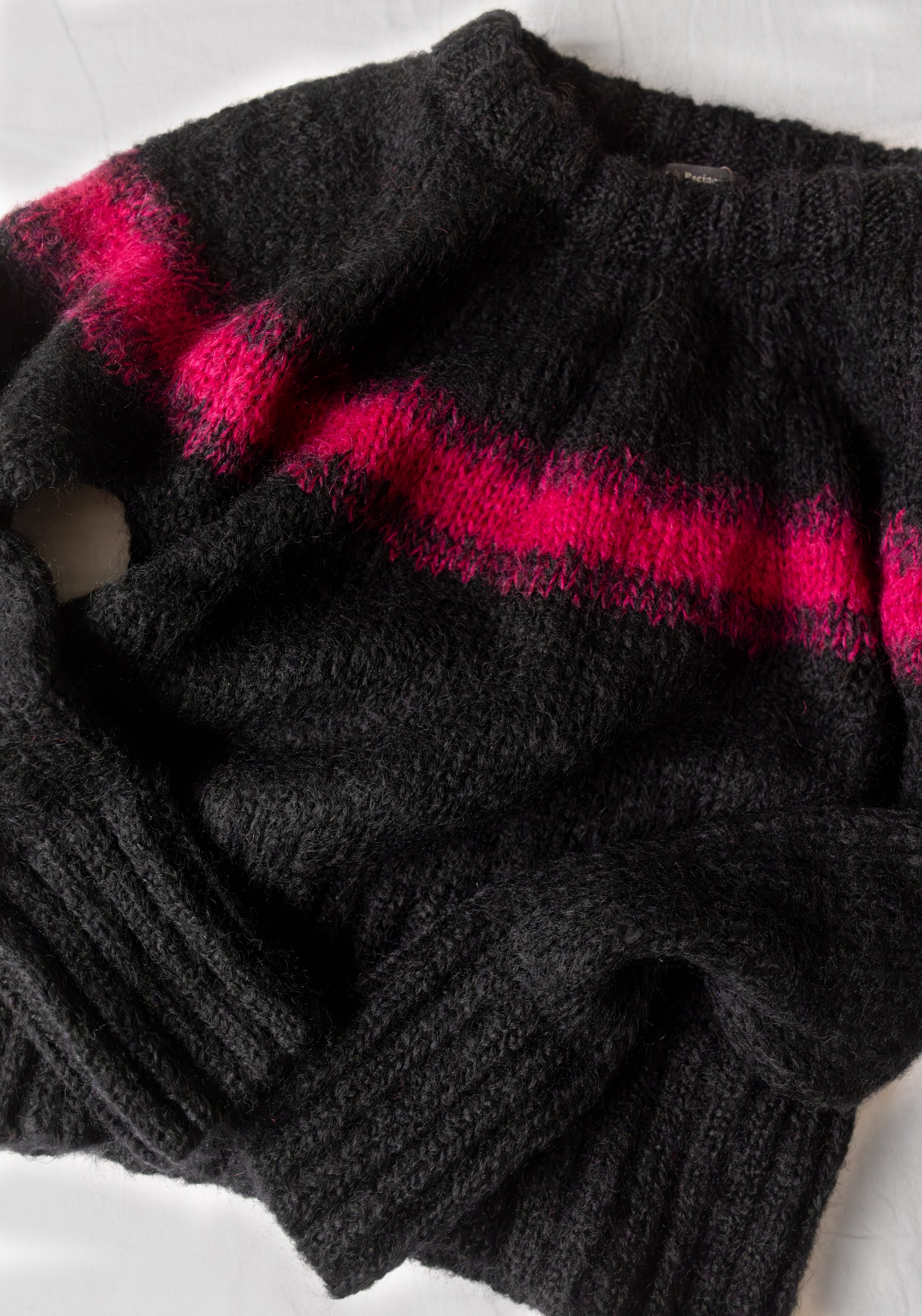 Pulover din mohair și lână merinos - Ilka Black/Pink