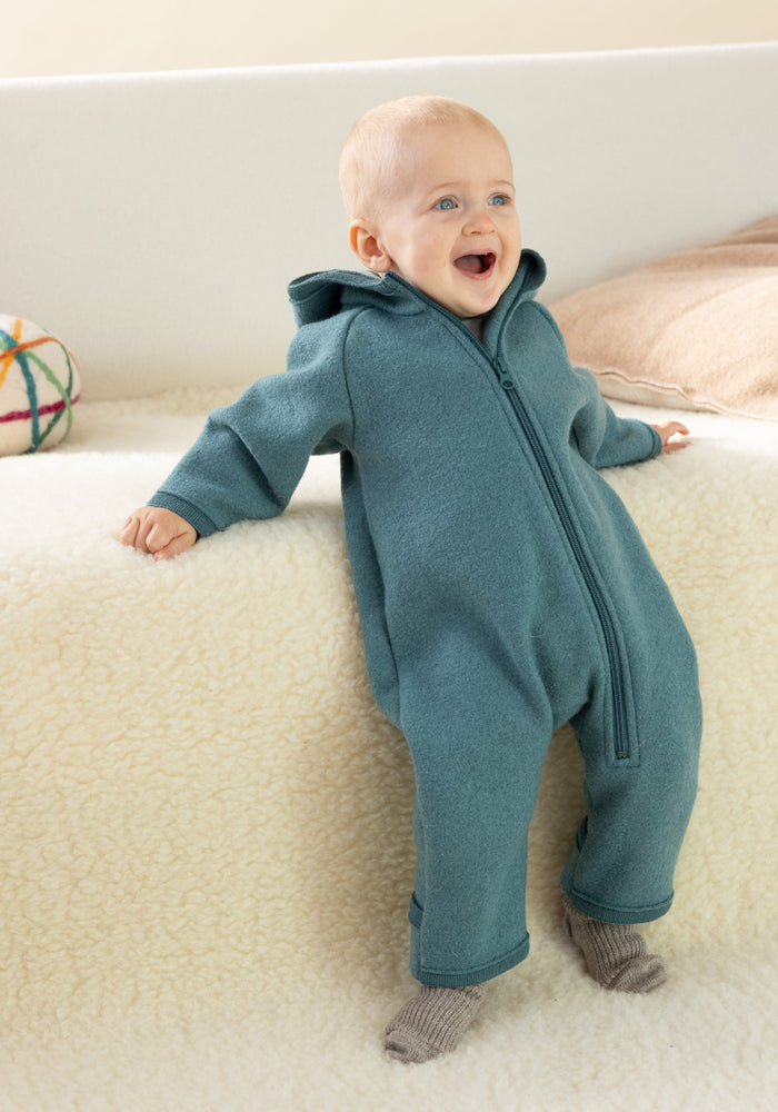 Salopetă cu mănuși și botoși din lână merinos fiartă - Eucalyptus