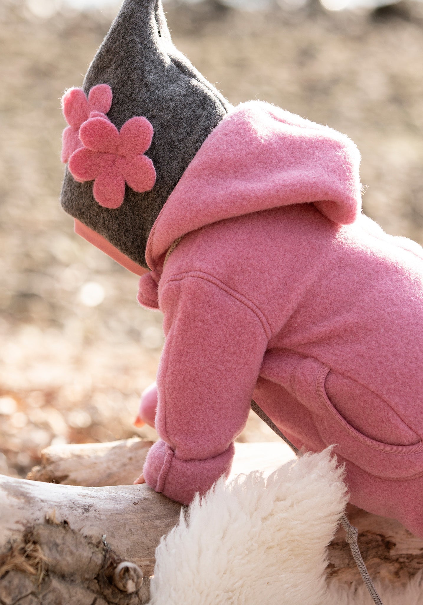 Salopetă fleece cu botoși și mănuși din lână merinos - Dusty Pink Pure Pure HipHip.ro